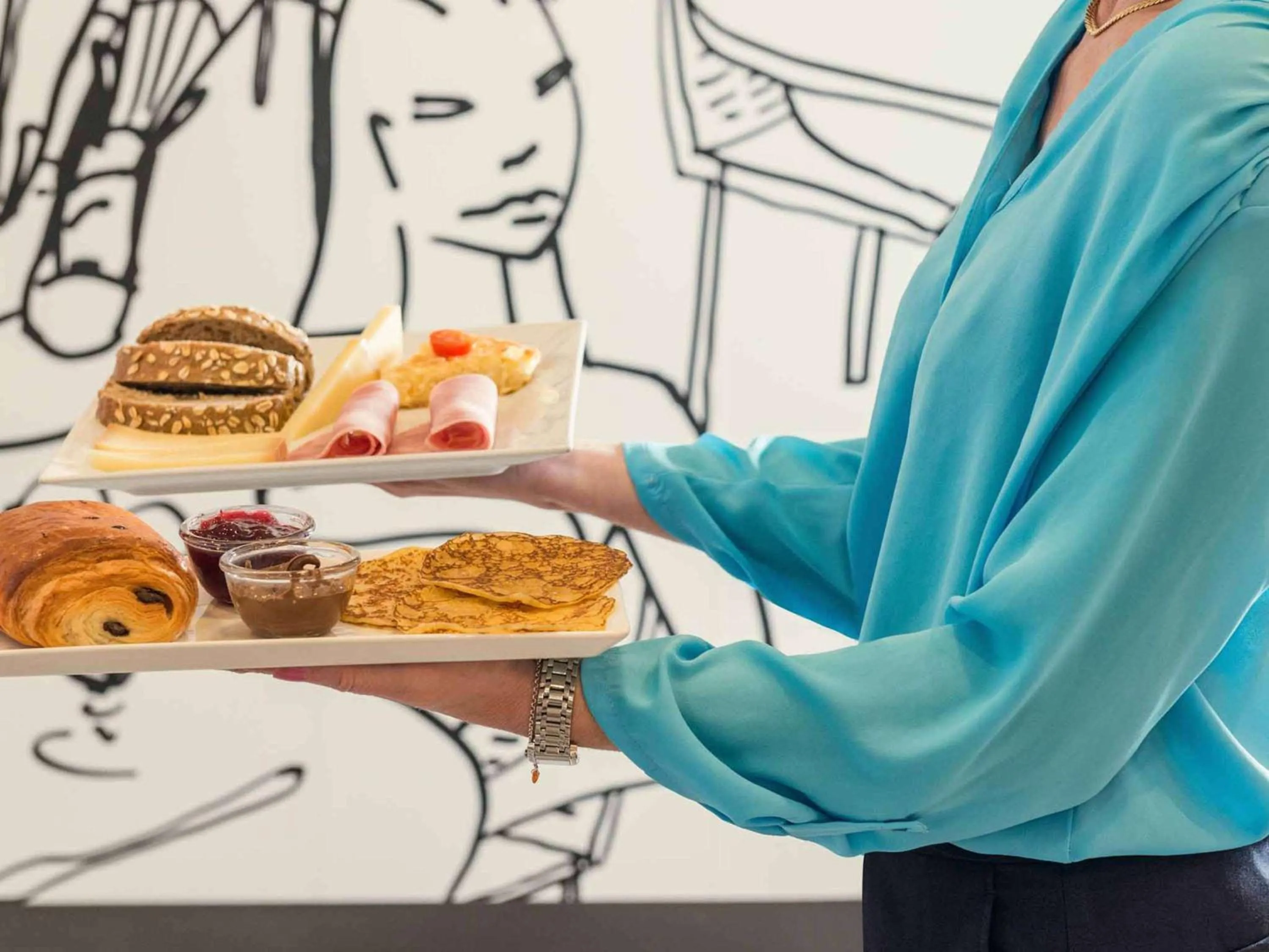 Restaurant/places to eat in ibis Levallois Perret