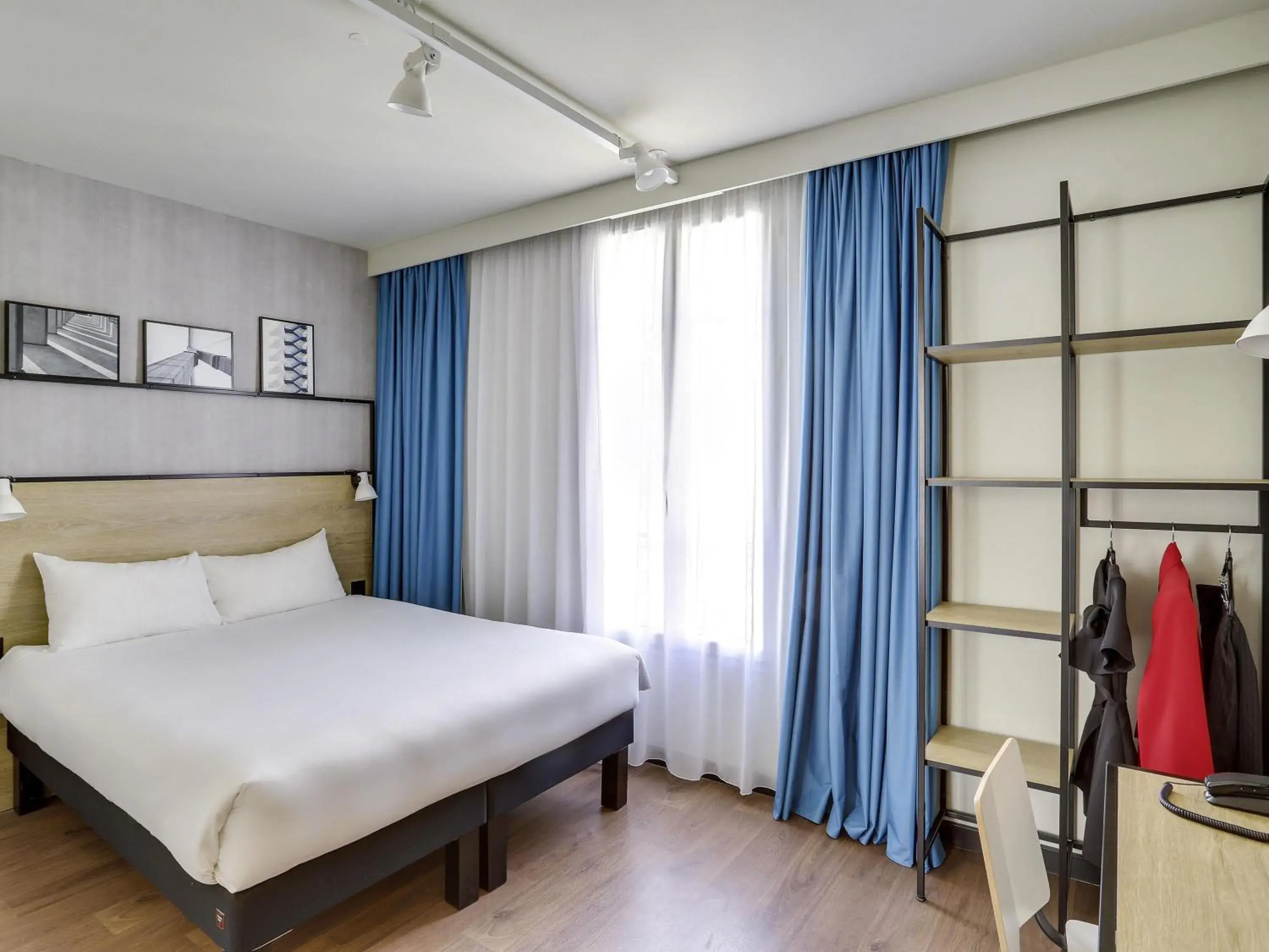 Standard Double Room in ibis Levallois Perret Standard Double Room in ibis Levallois Perret