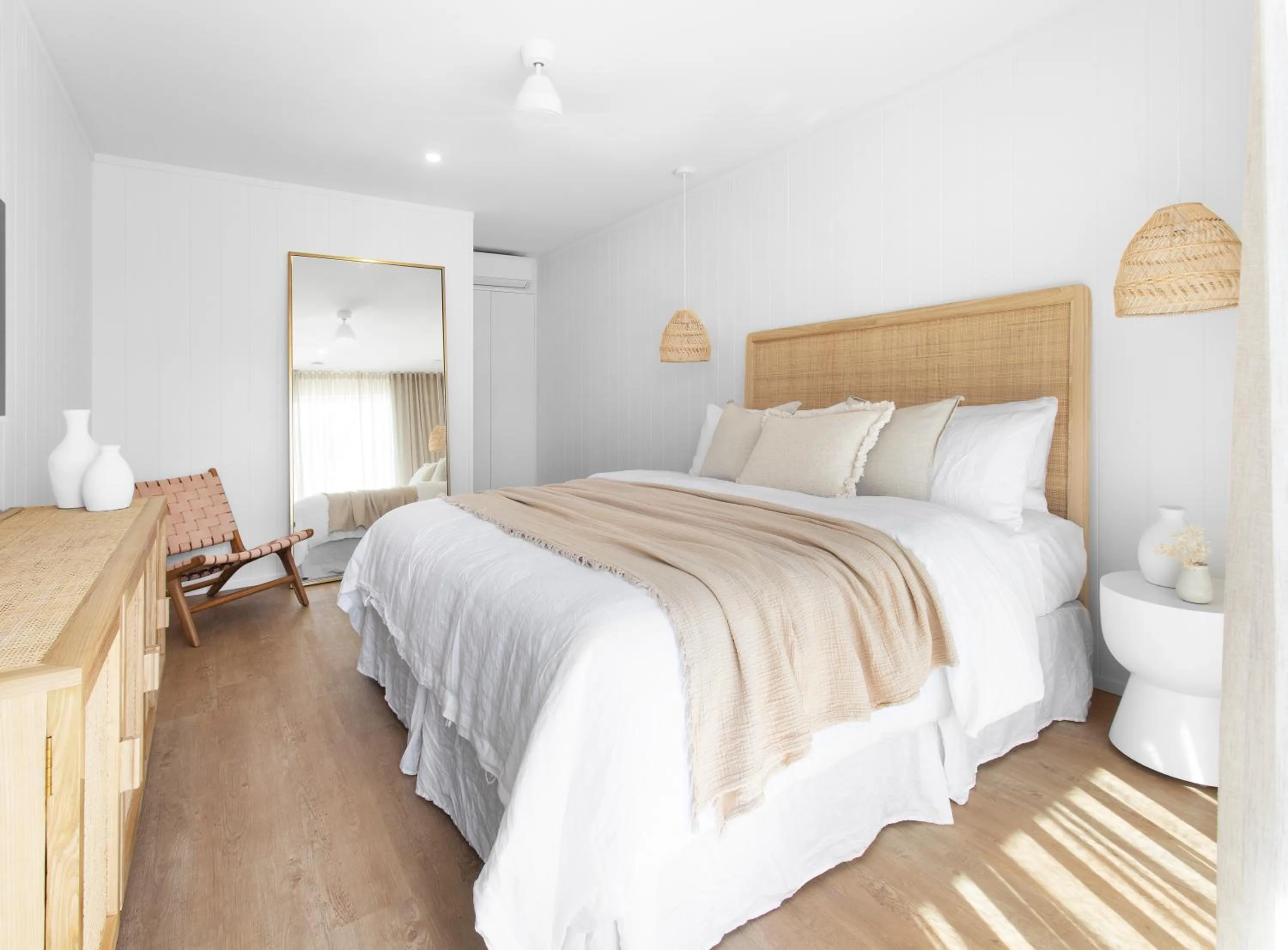 Photo of the whole room, Bed in Loea Boutique Hotel