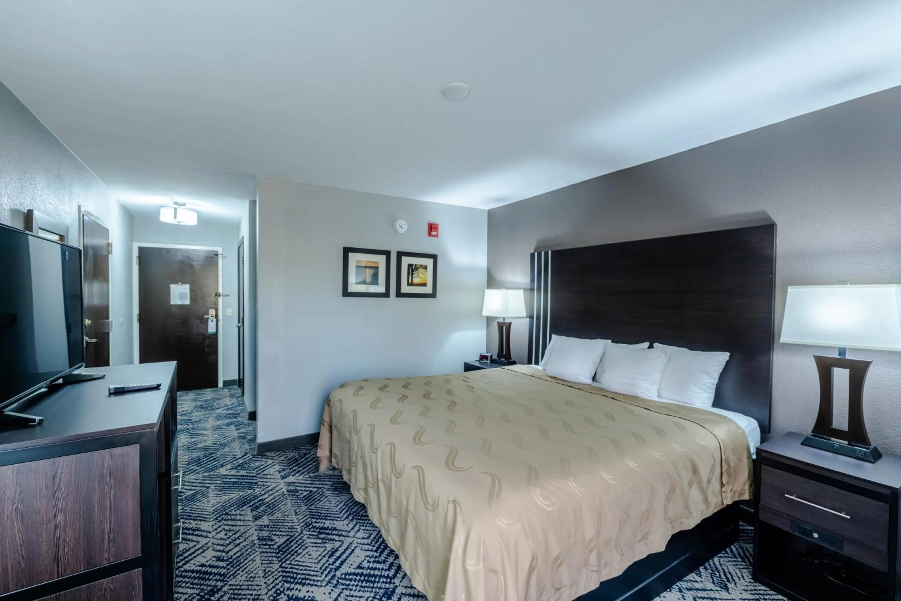 Bed in Quality Inn Olive Branch - Memphis South