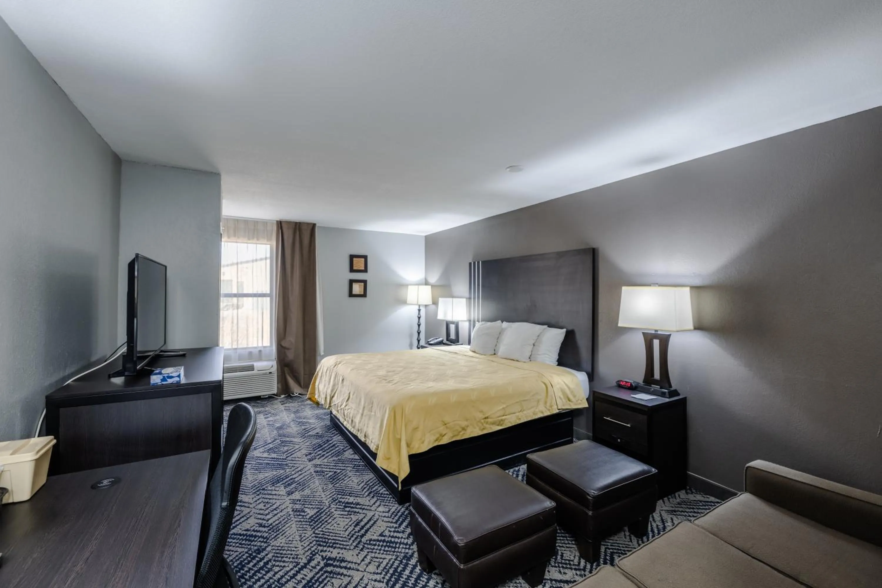 Bed in Quality Inn Olive Branch - Memphis South