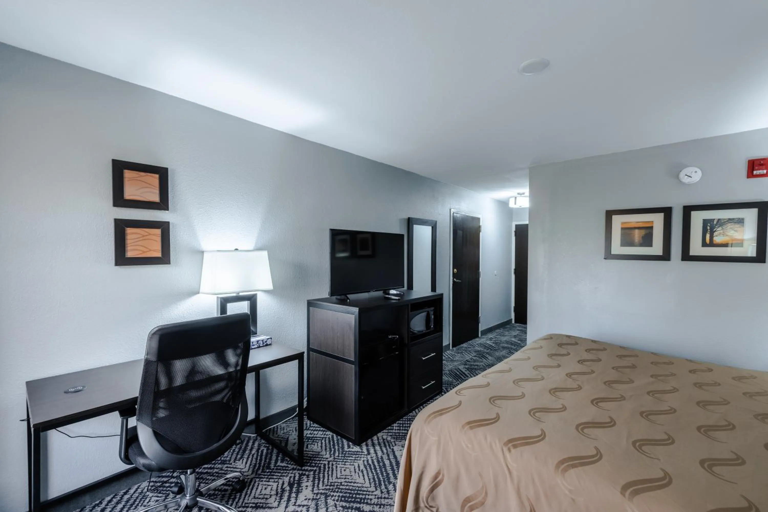 Bed in Quality Inn Olive Branch - Memphis South