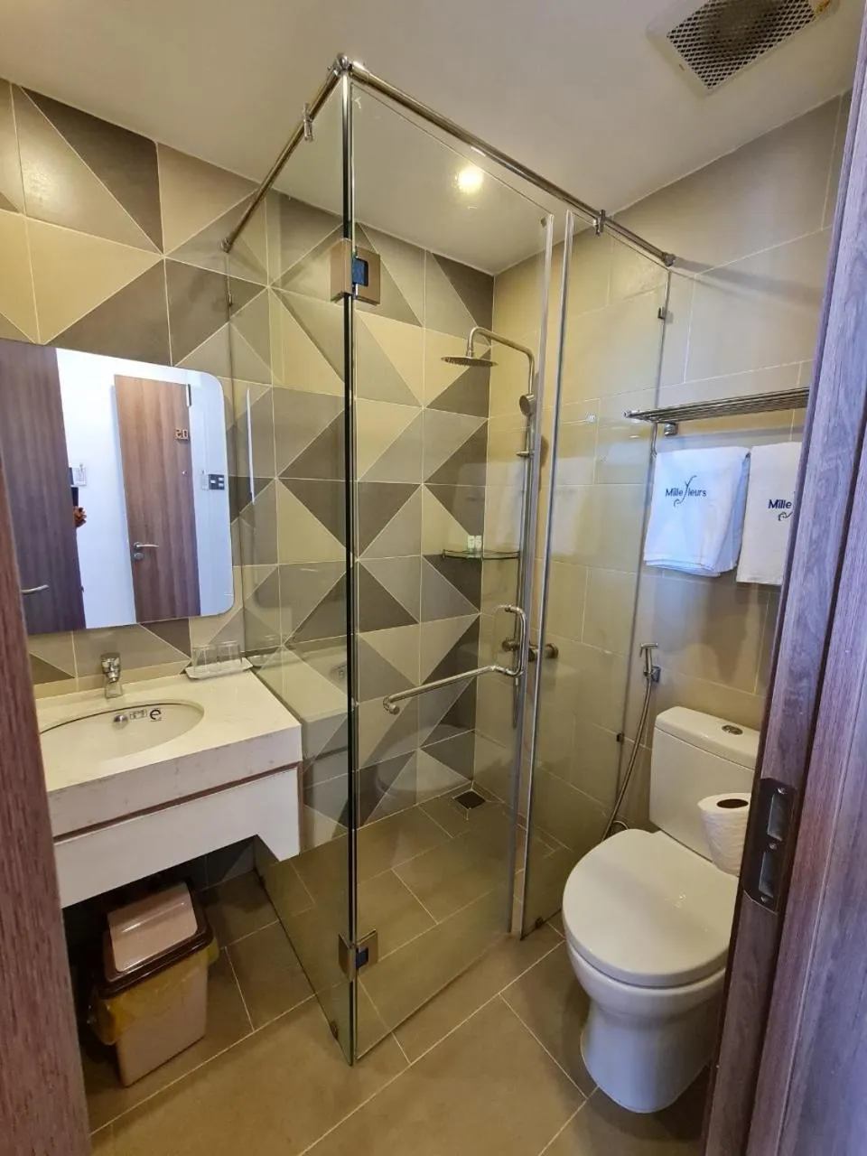 Toilet in Ngan Hoa - Mille Fleurs 02