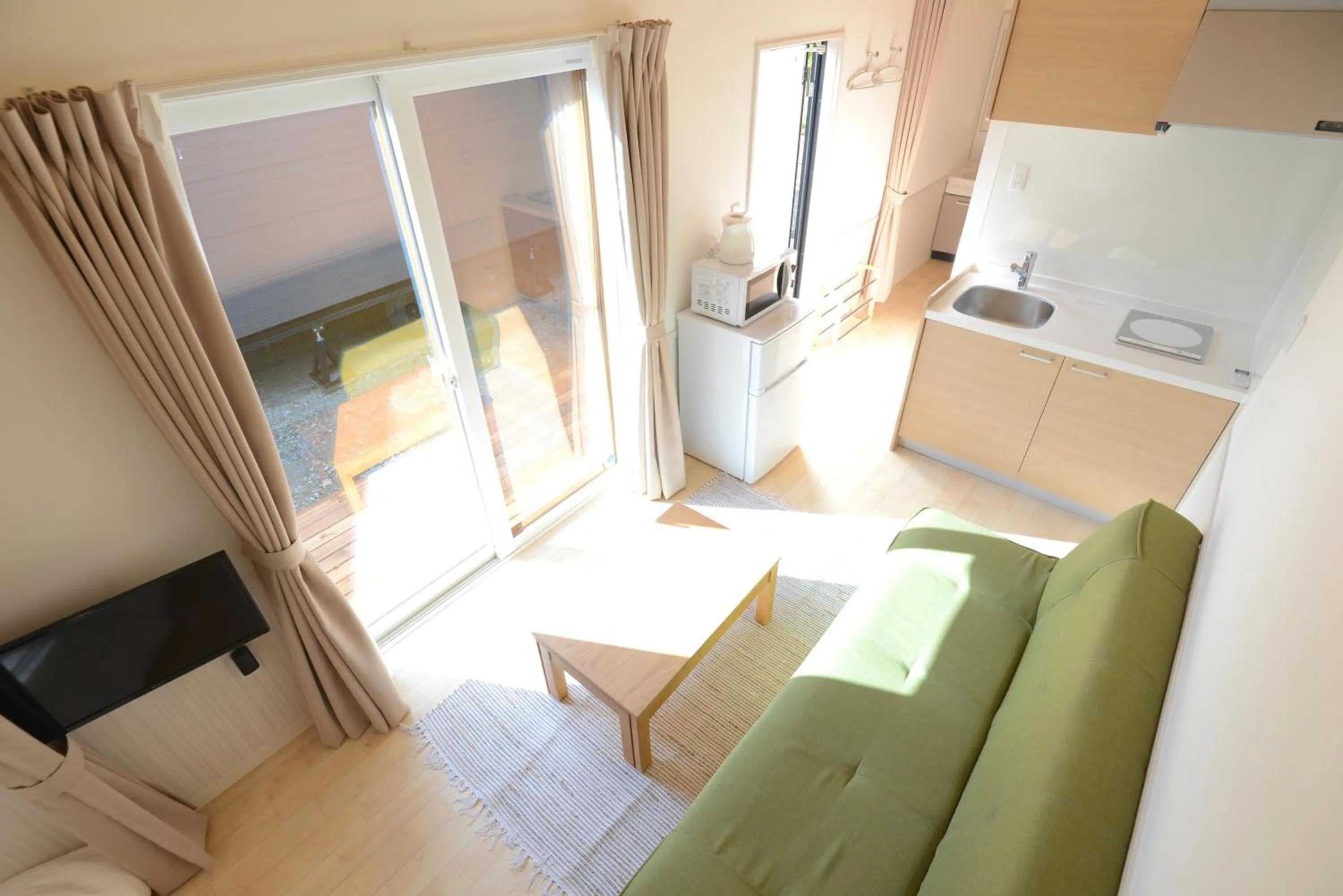 Kitchen or kitchenette, Bed in Mt Fuji Glamping TOURIST VILLA Kawaguchiko