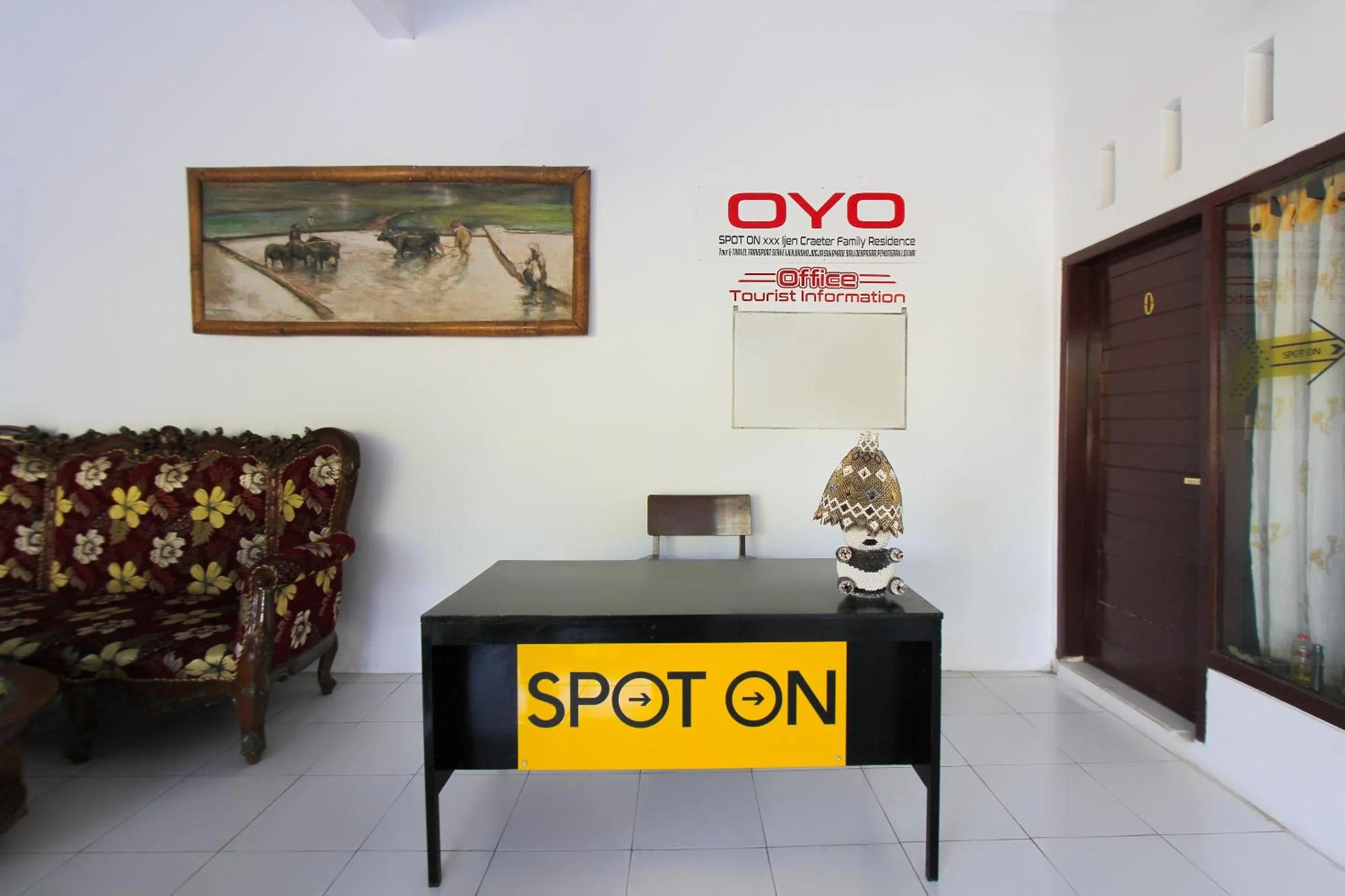 Lobby or reception in Hotel O Zam Zam Family Syariah