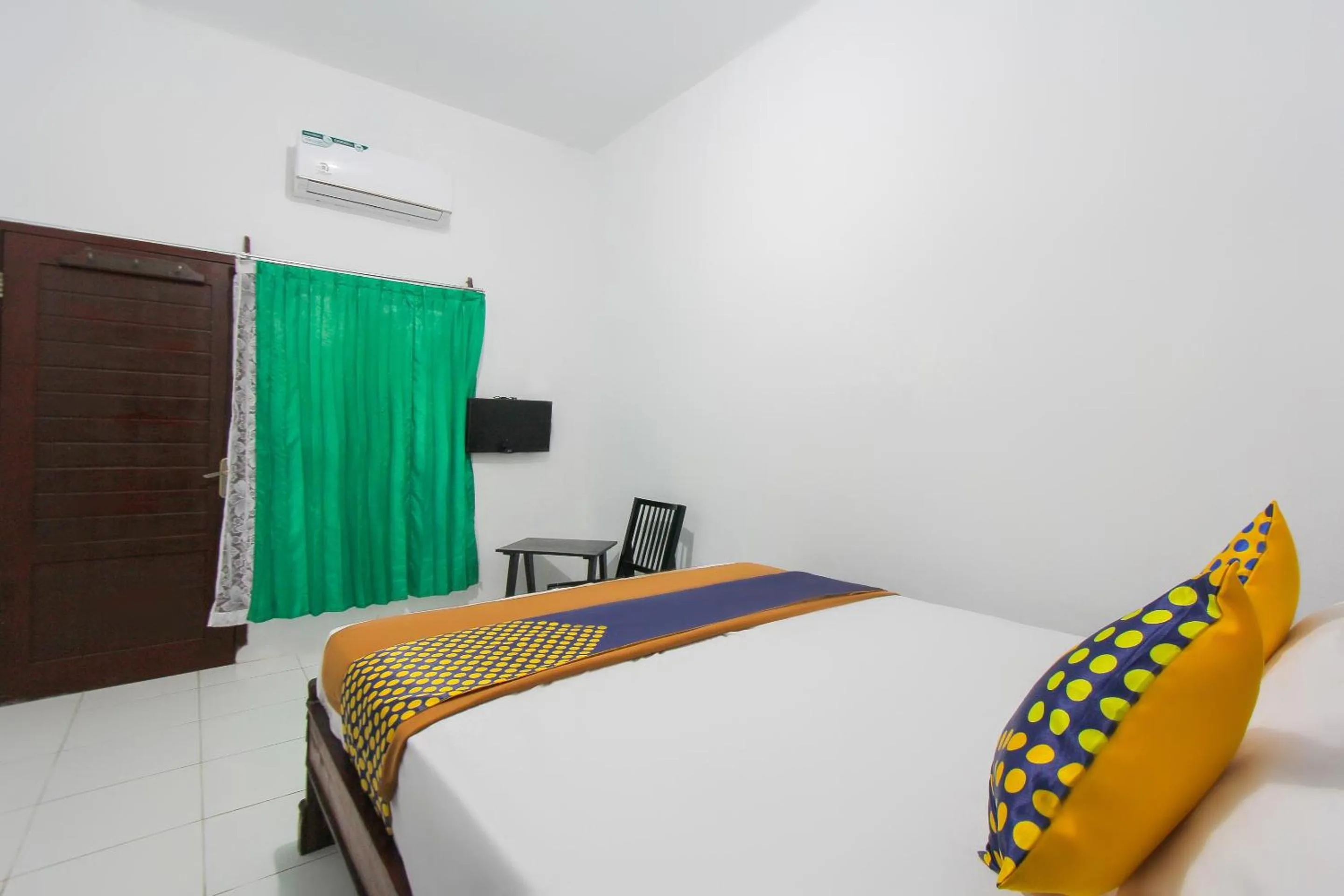 Bedroom in Hotel O Zam Zam Family Syariah