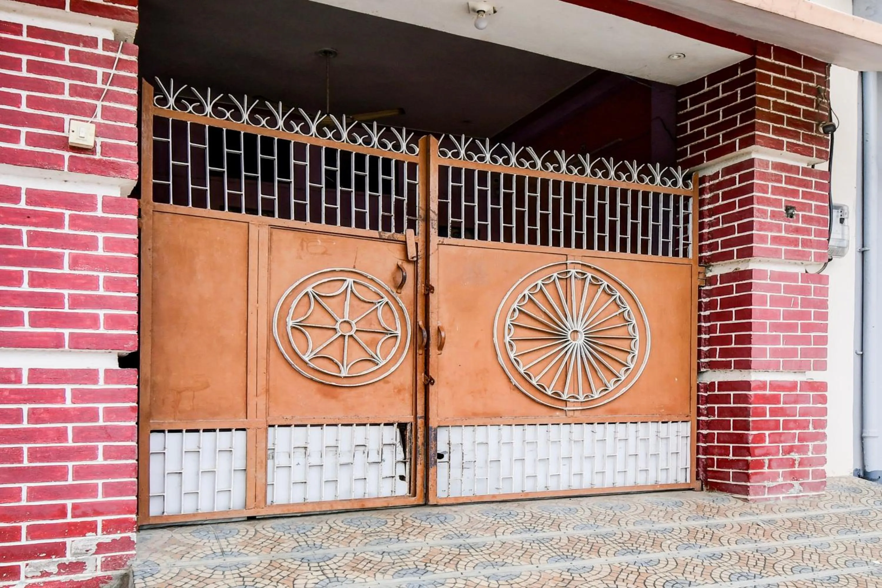 Facade/entrance in Mahamaya Guest House
