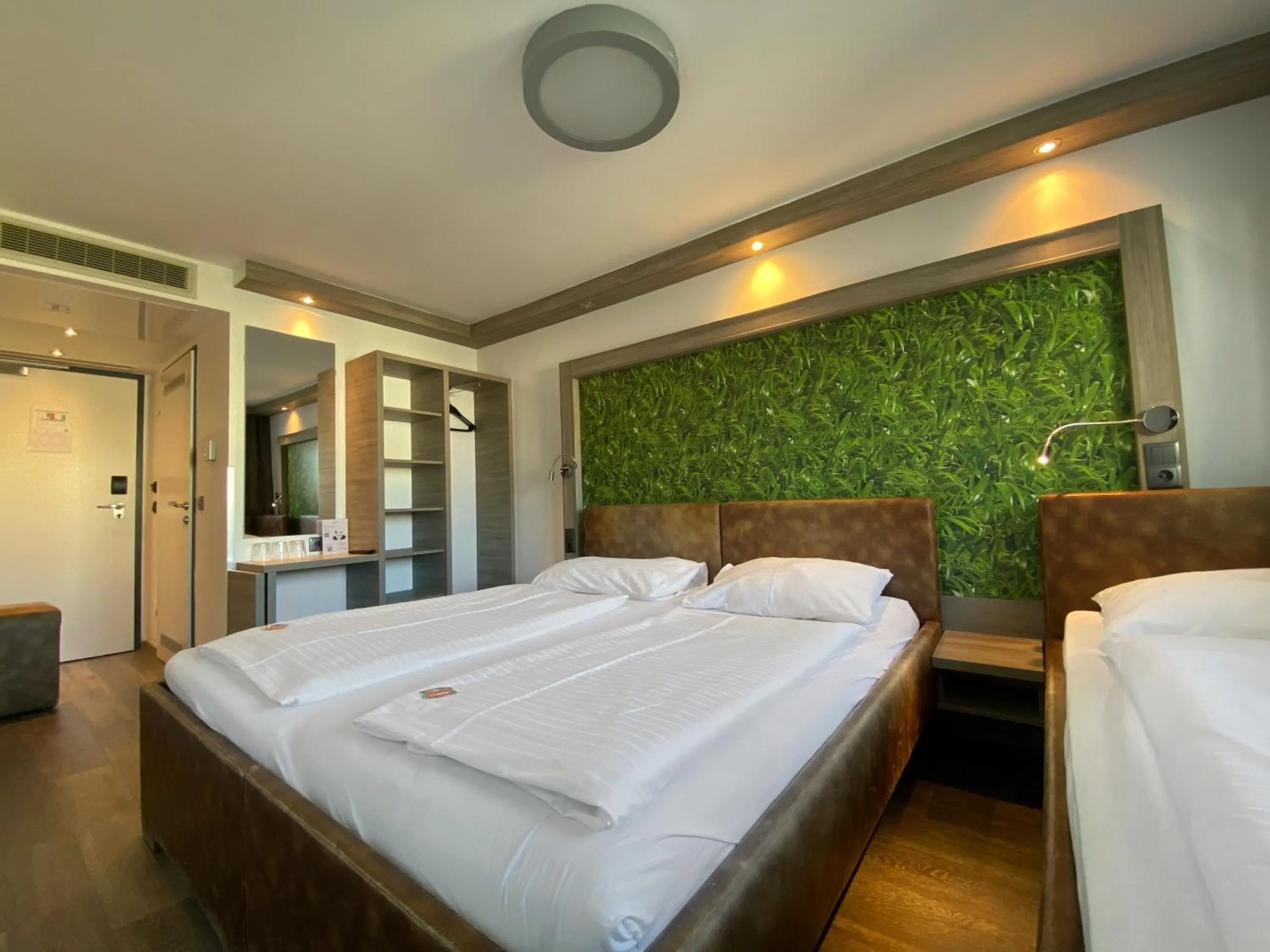 Bed in Smart Hotel Schönbrunn with free parking