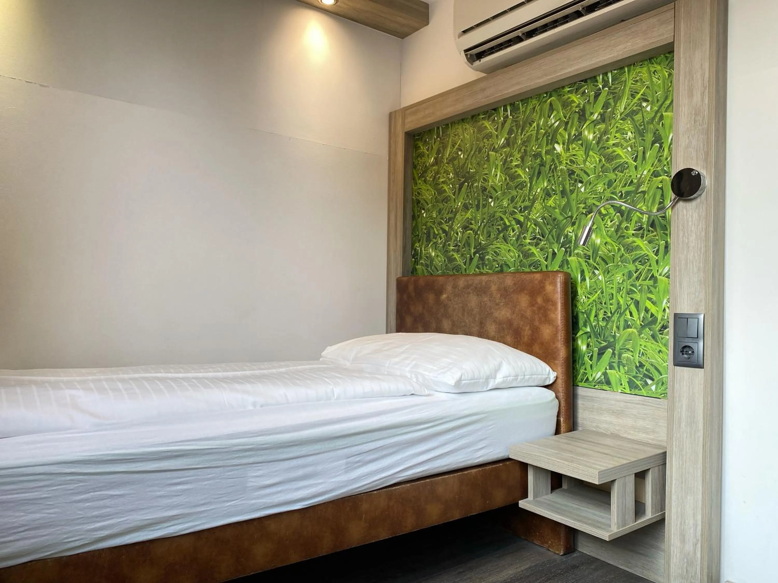 Photo of the whole room, Bed in Smart Hotel Schönbrunn with free parking