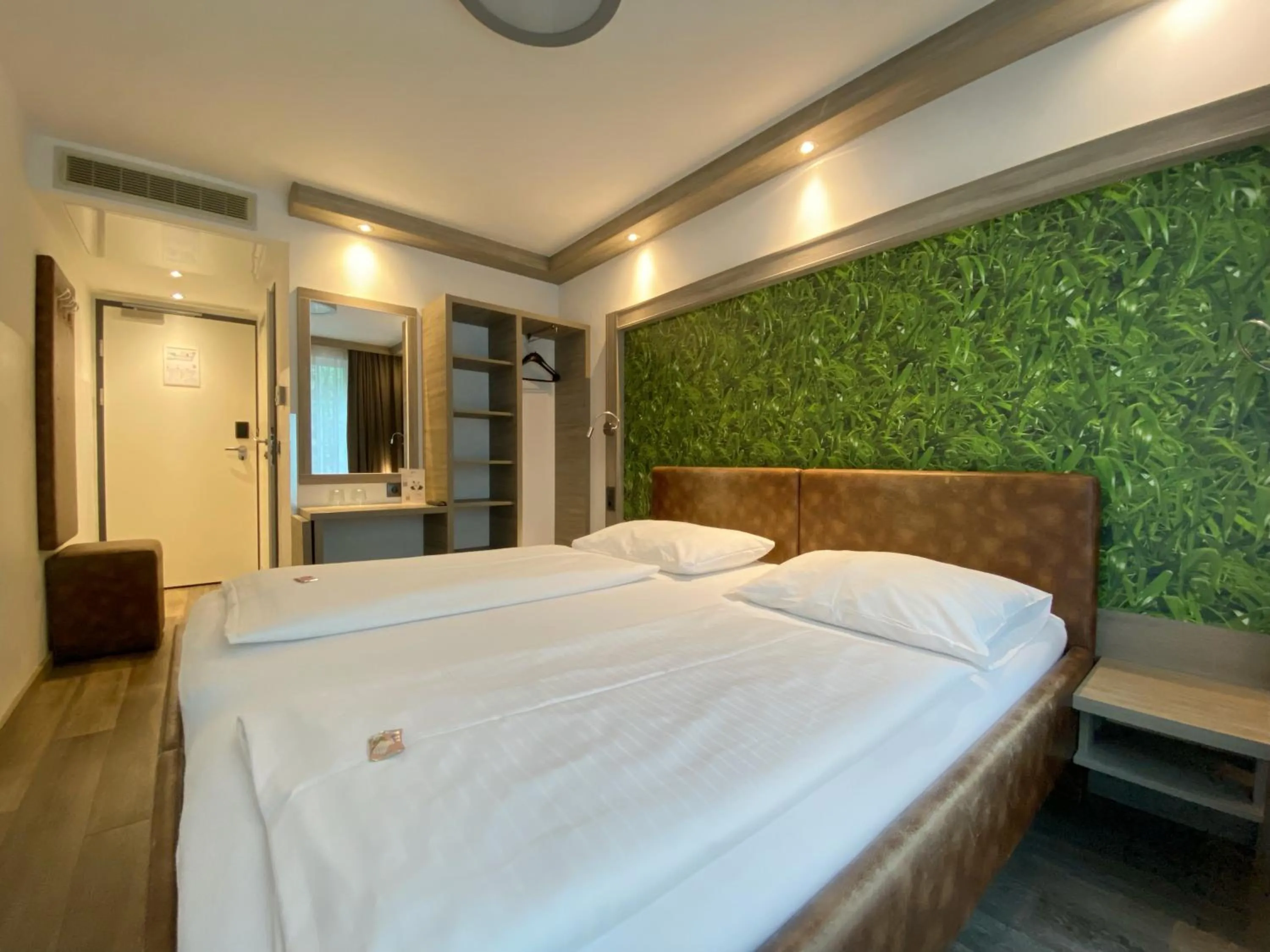 Bed in Smart Hotel Schönbrunn with free parking