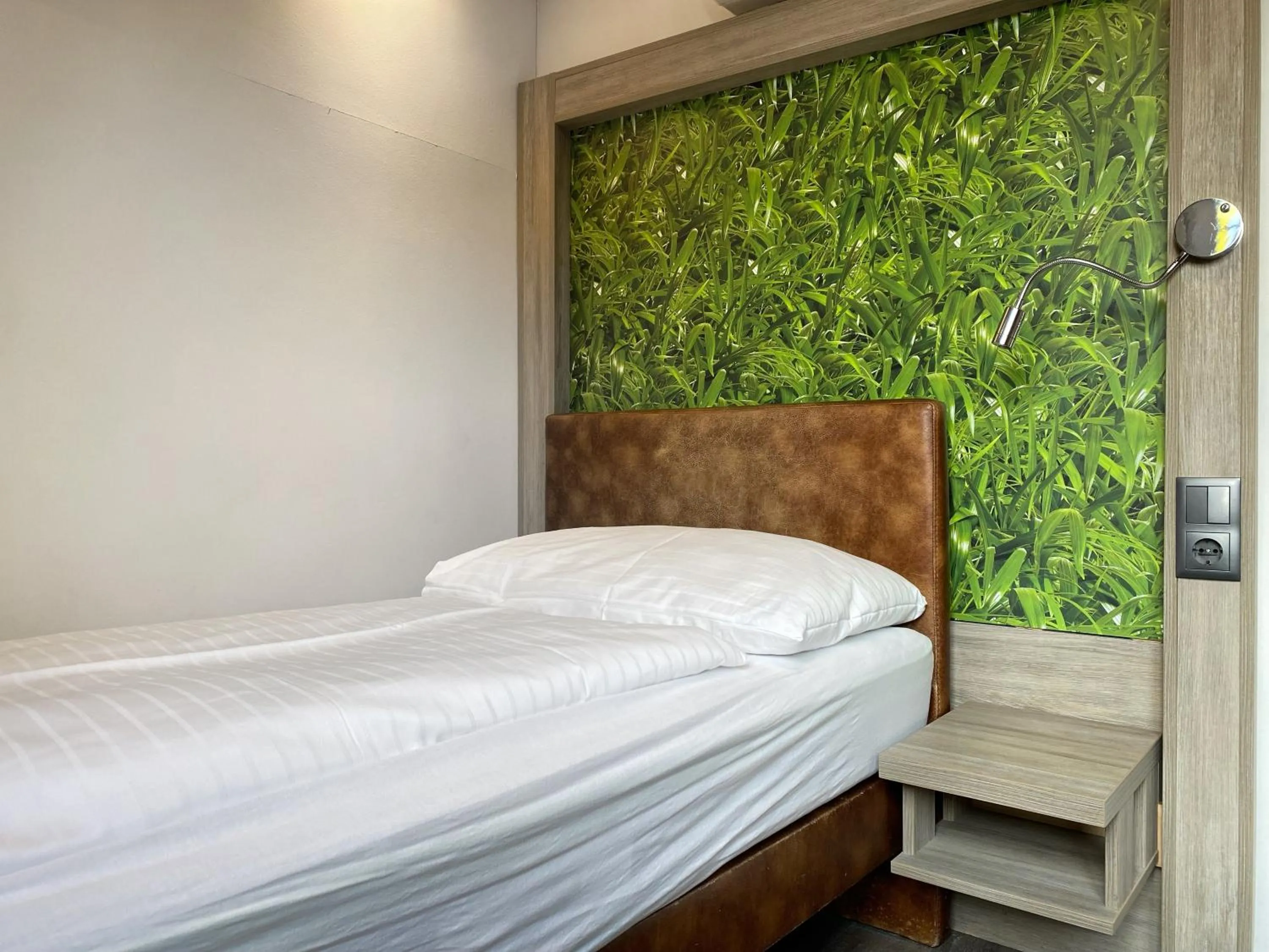 Bed in Smart Hotel Schönbrunn with free parking