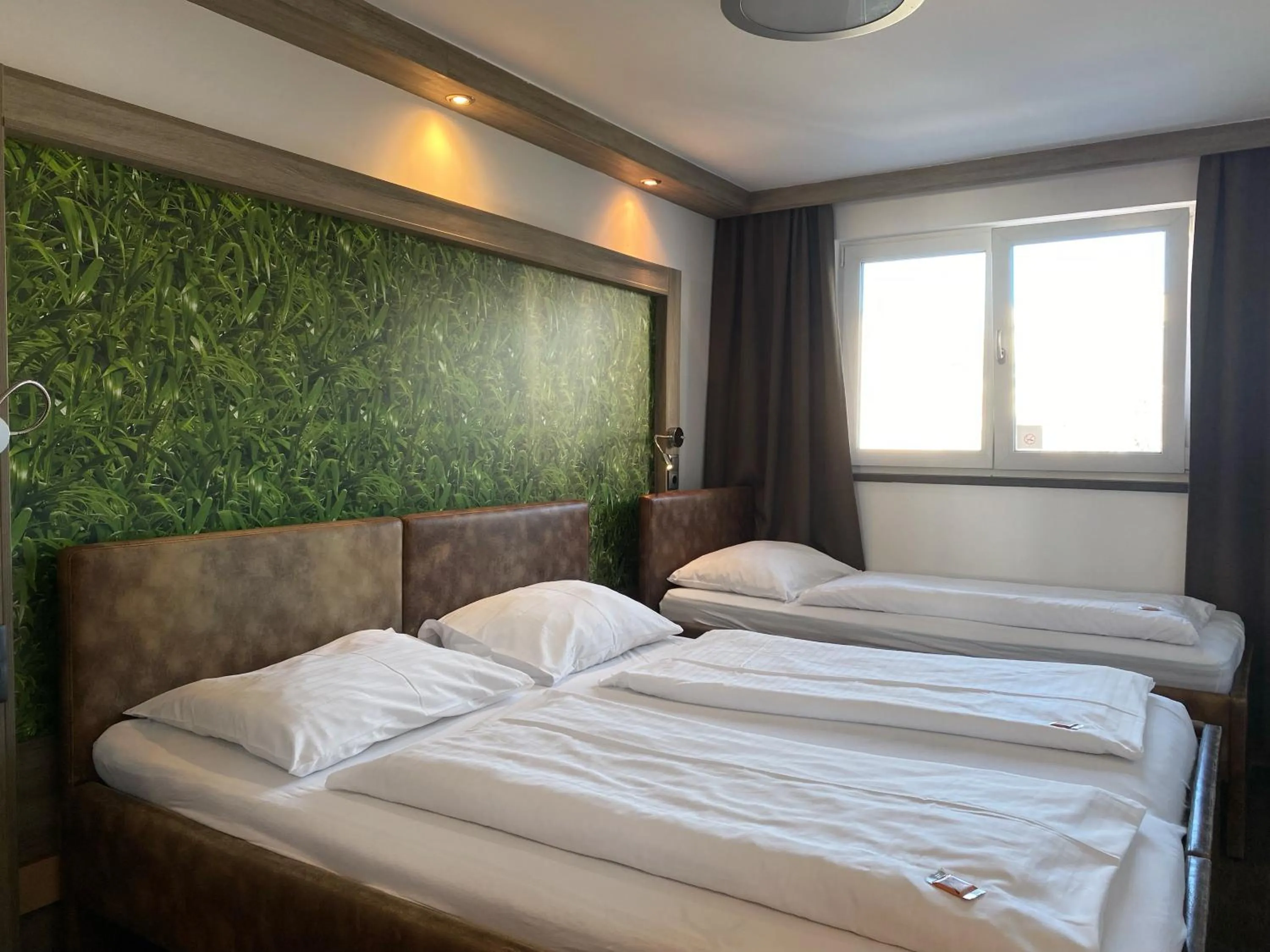 Bed in Smart Hotel Schönbrunn with free parking