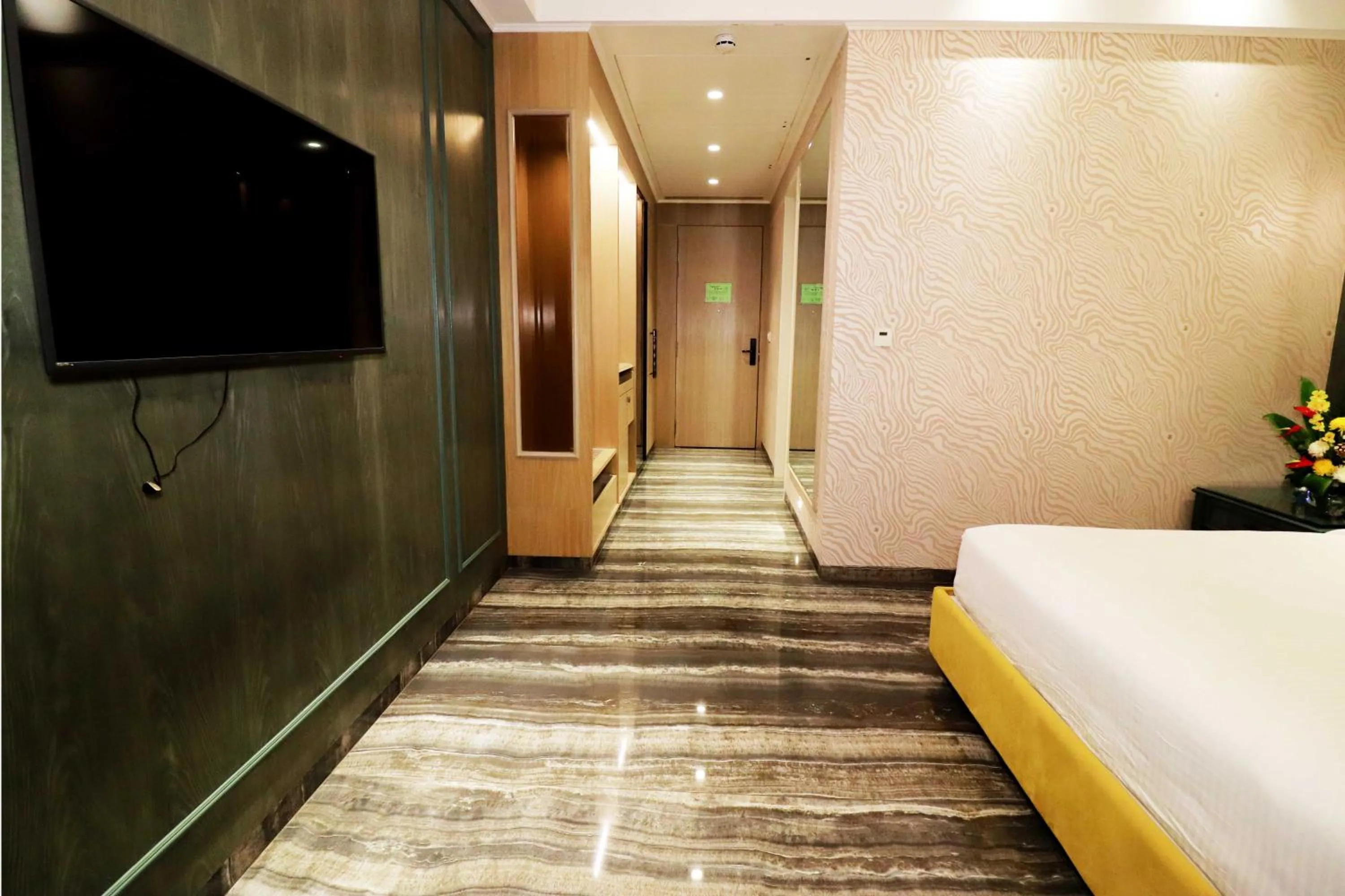 TV and multimedia, Bed in Seven Eleven Hotels and Club