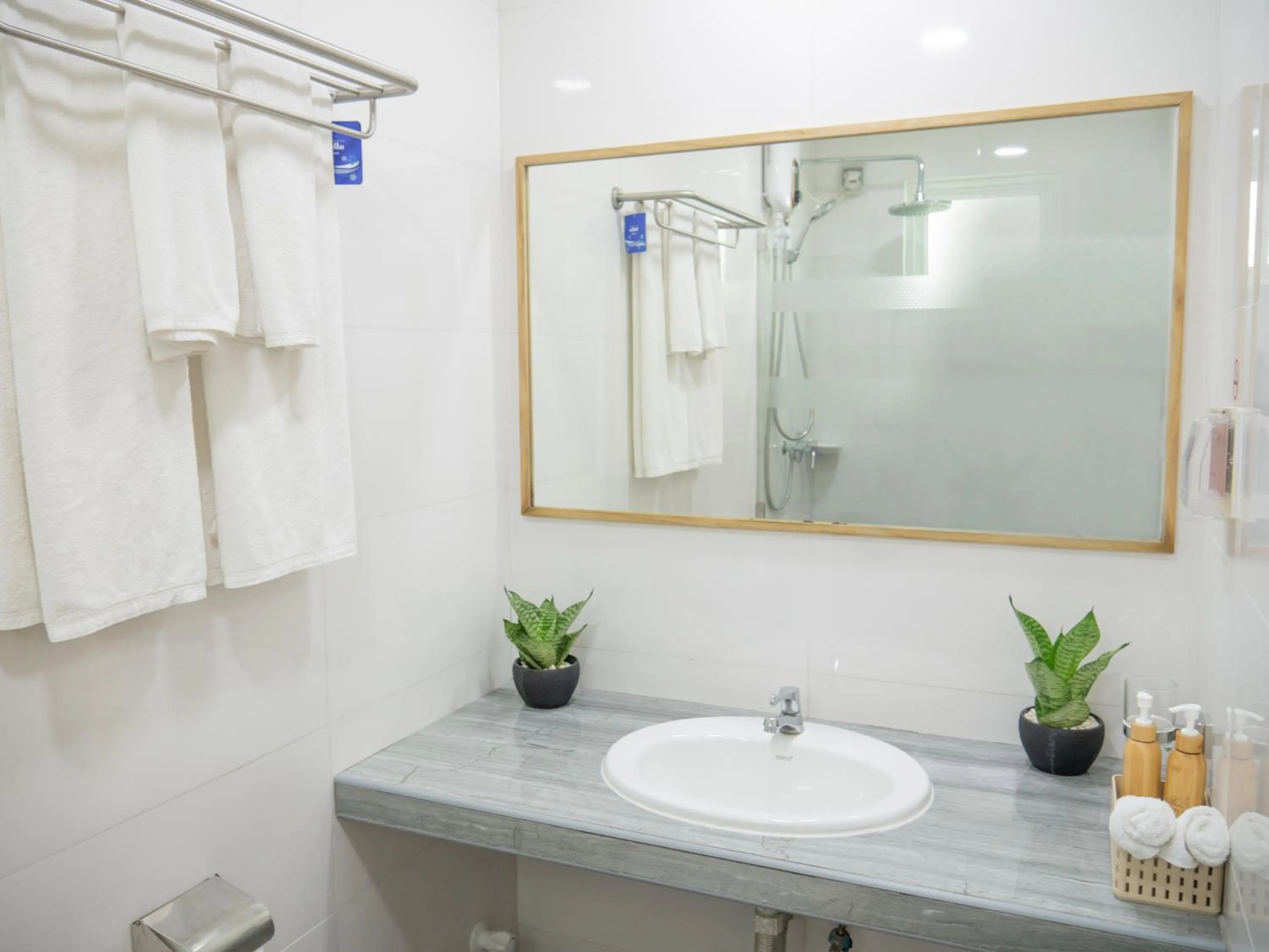Bathroom in Turtle Maldives - Your Gateway to the Beach & Marine Adventures Await!