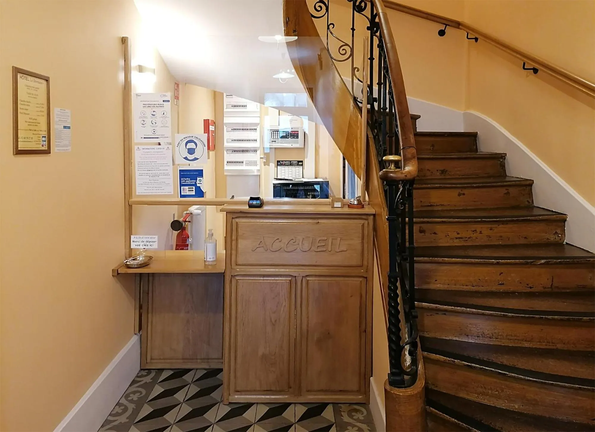 Lobby or reception in Hôtel Le Dormeux