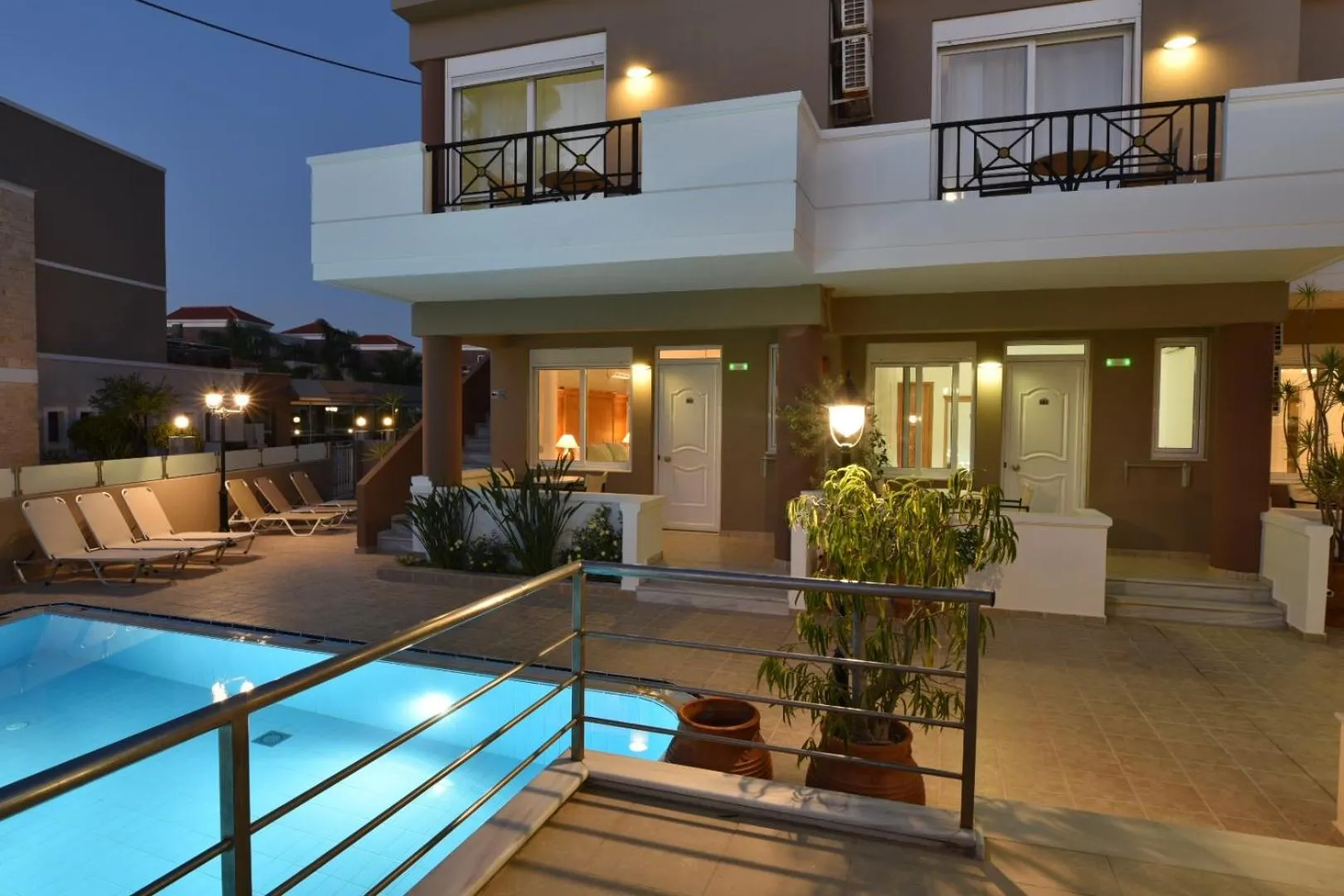 Property building in Okeanis II