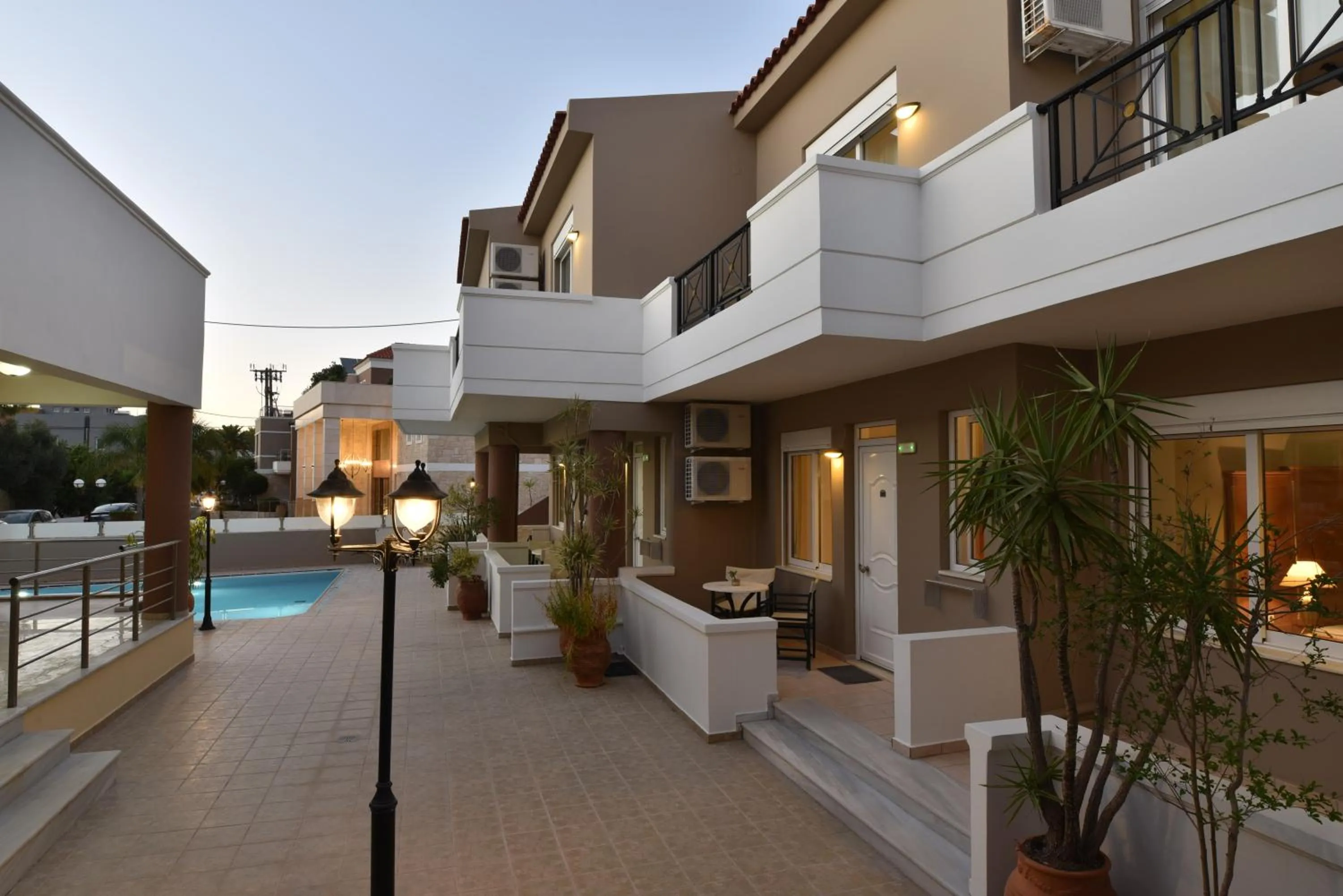 Property building in Okeanis II