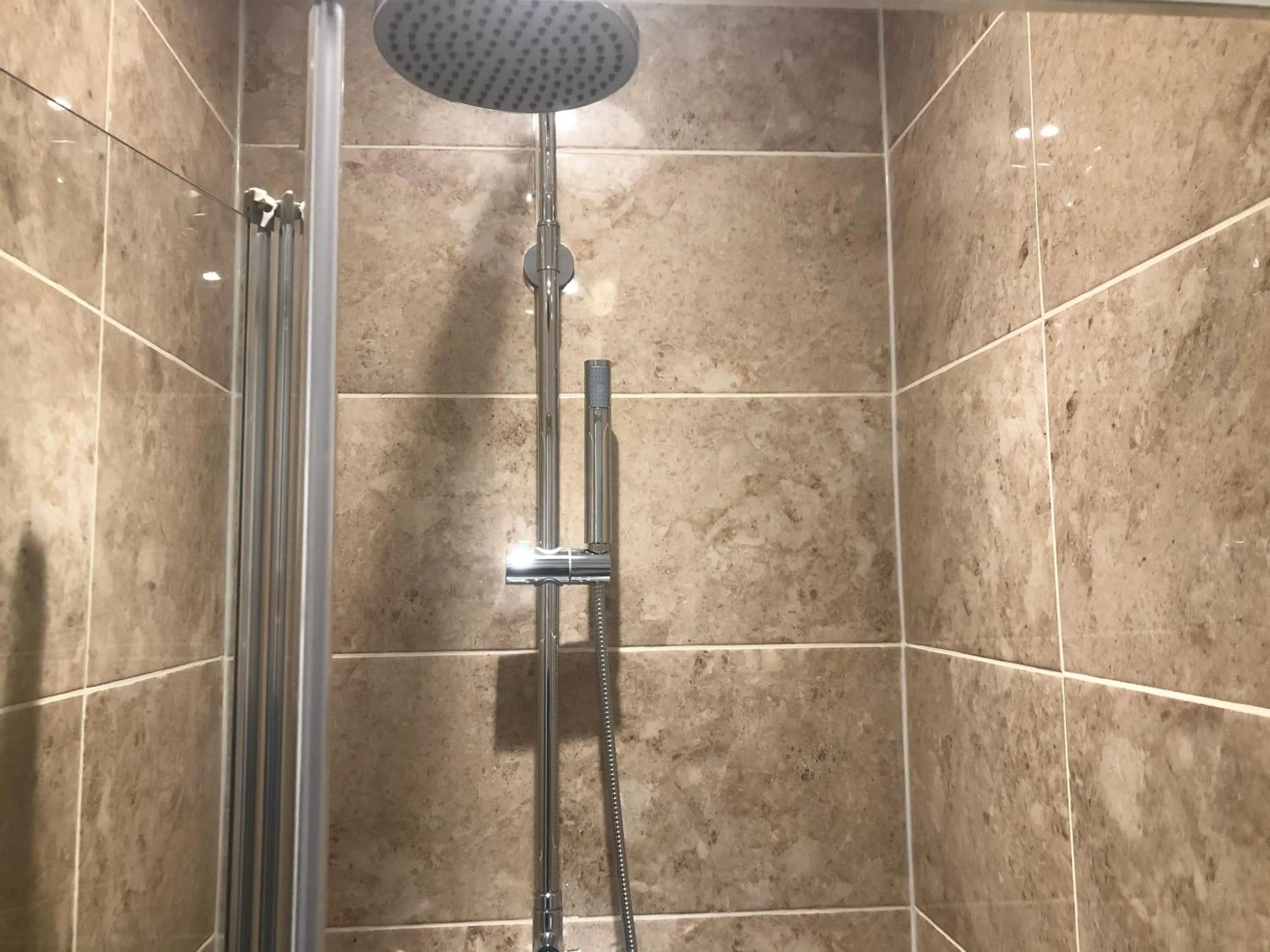 Shower in South Avenue B&B
