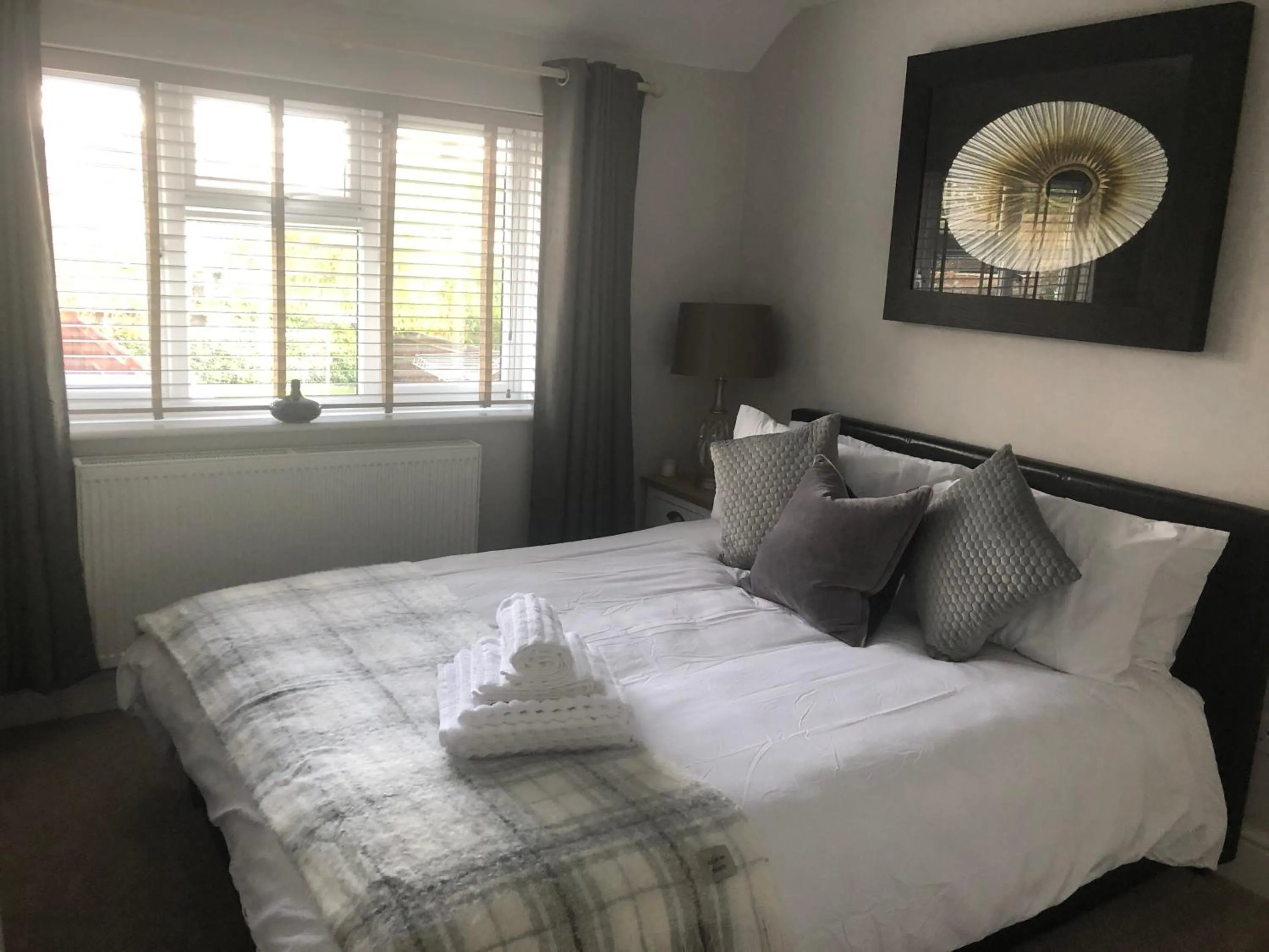 Photo of the whole room, Bed in South Avenue B&B