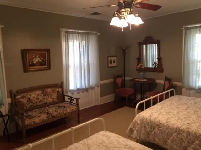 Bed in Willard Richards Inn