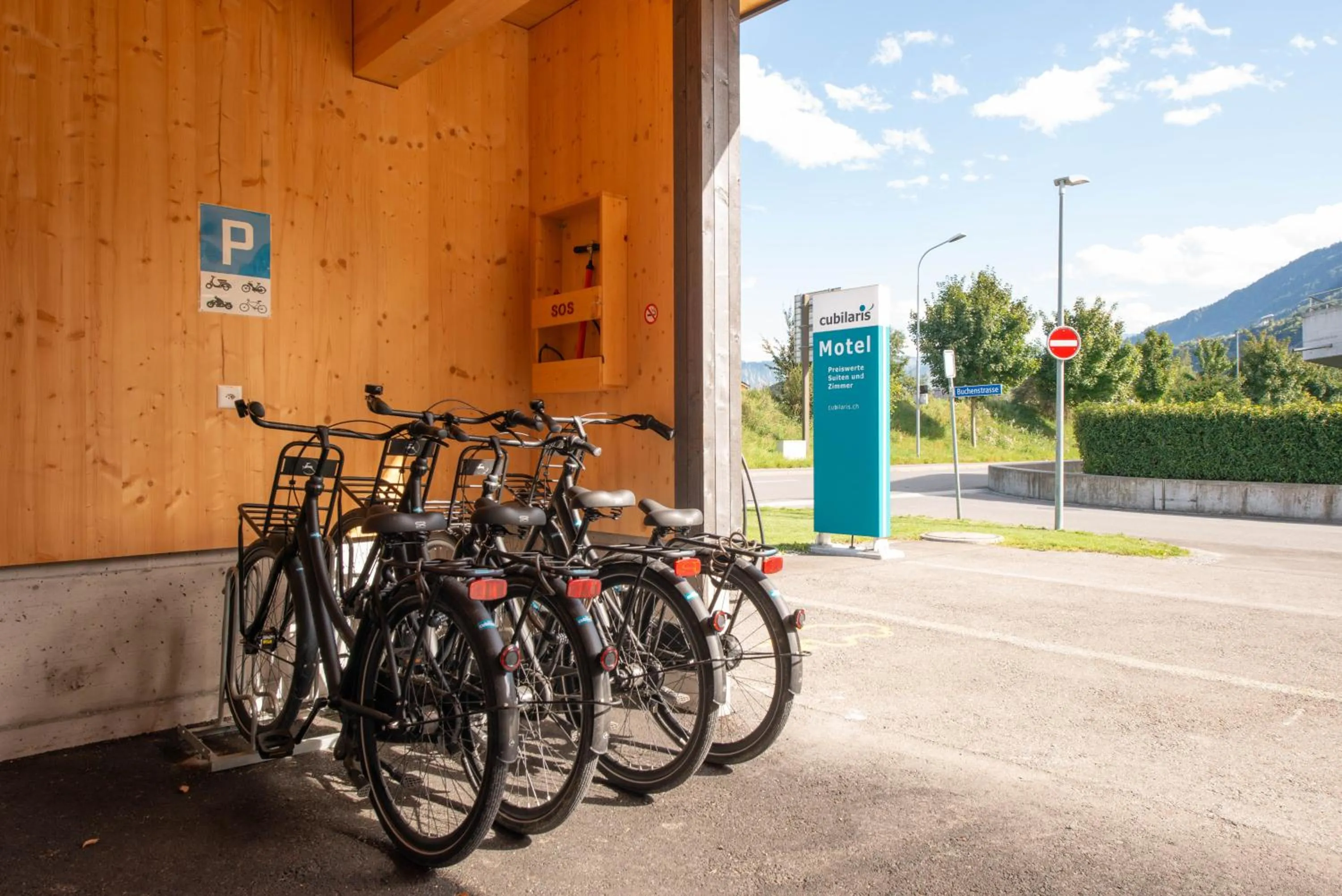 Parking in Cubilaris Motel