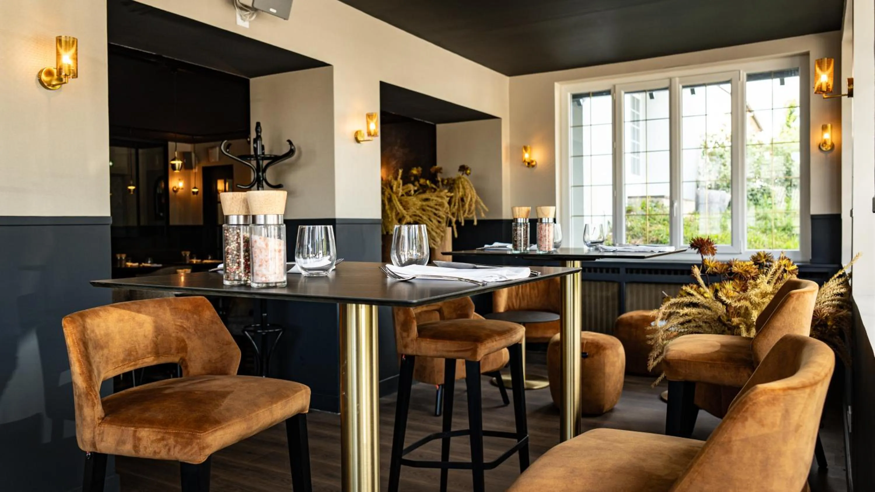 Living room in Logis hôtel Restaurant Le Faisan Dore