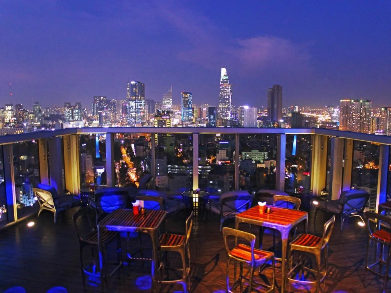Lounge or bar in Pullman Saigon Centre