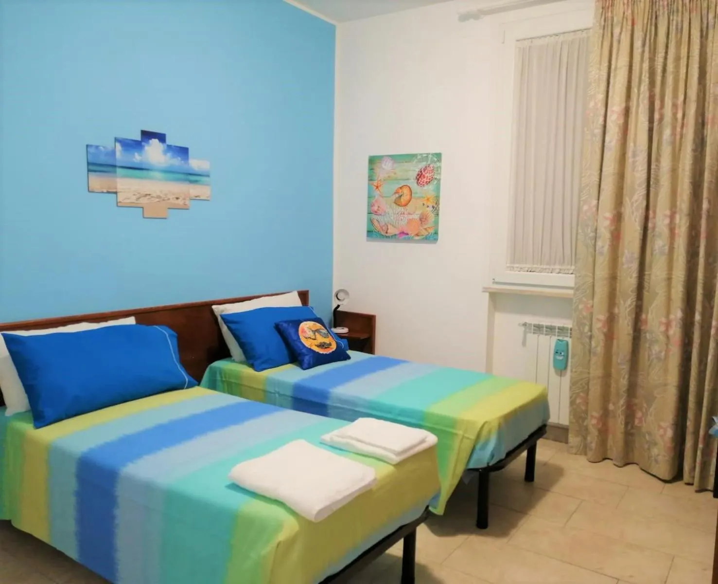 Bedroom, Bed in Da Merion