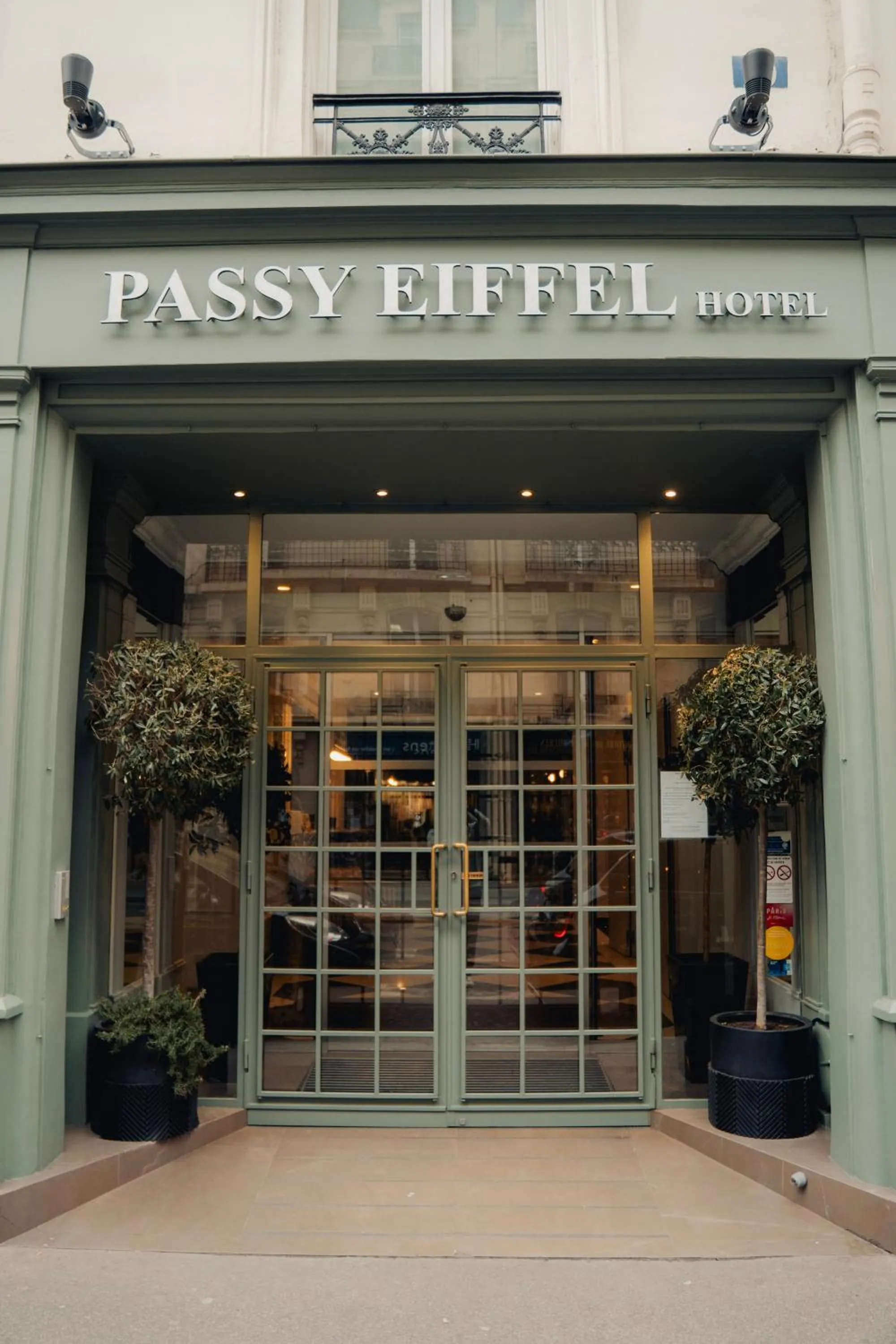 Property building in Passy Eiffel