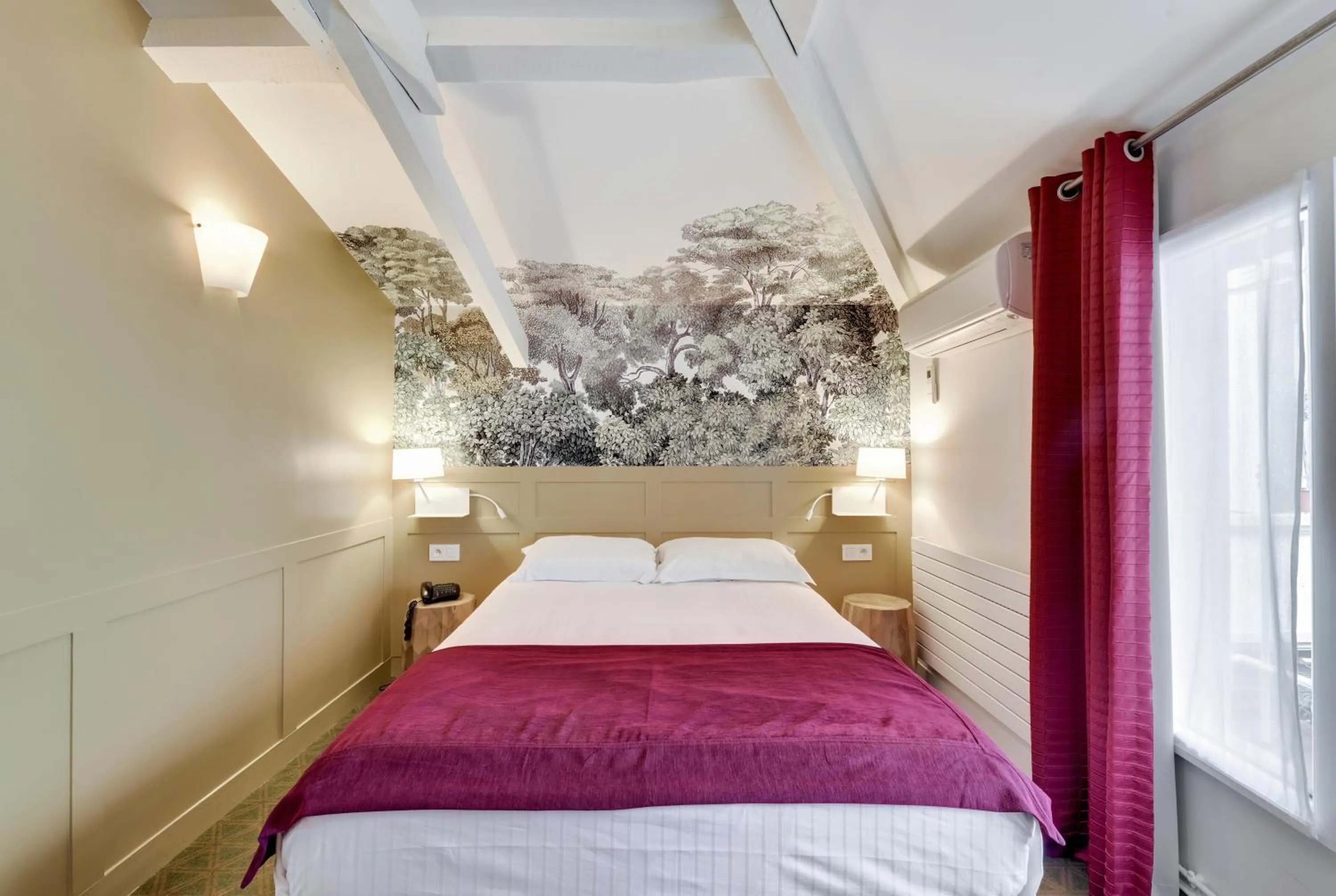 Photo of the whole room, Bed in Passy Eiffel