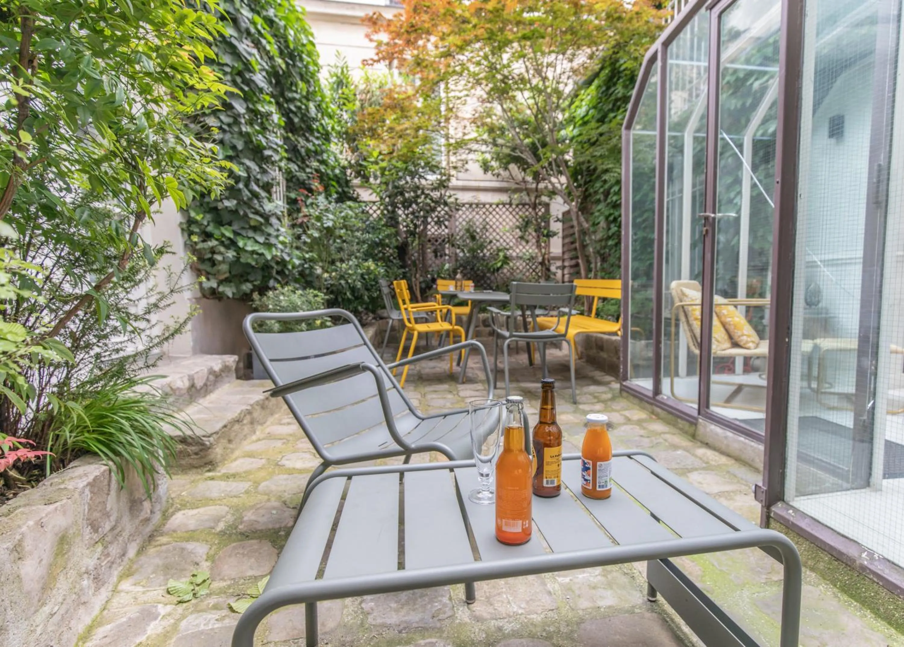 Garden in Passy Eiffel