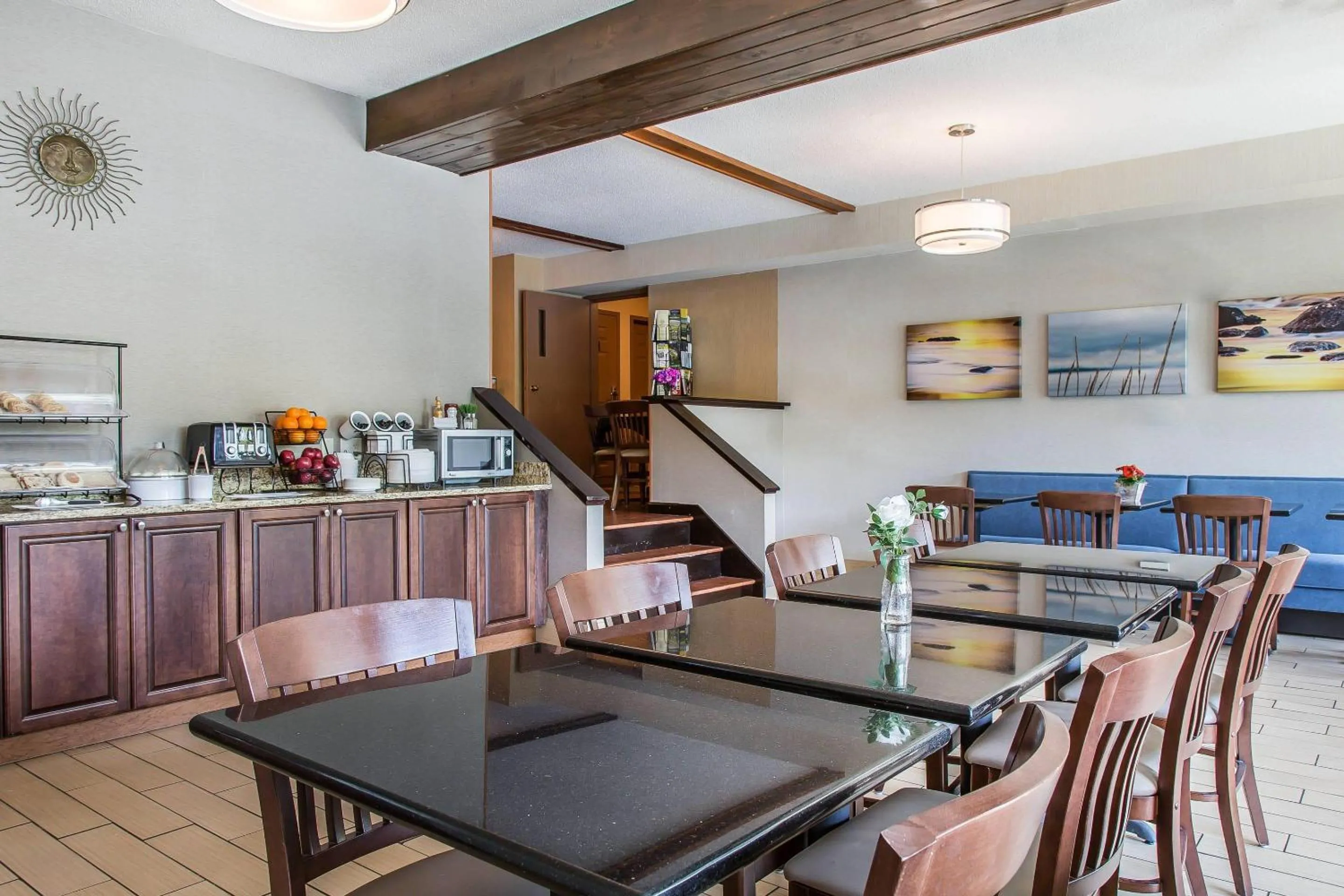 Breakfast in The Black Swan Lee - Lenox, an Ascend Collection Hotel