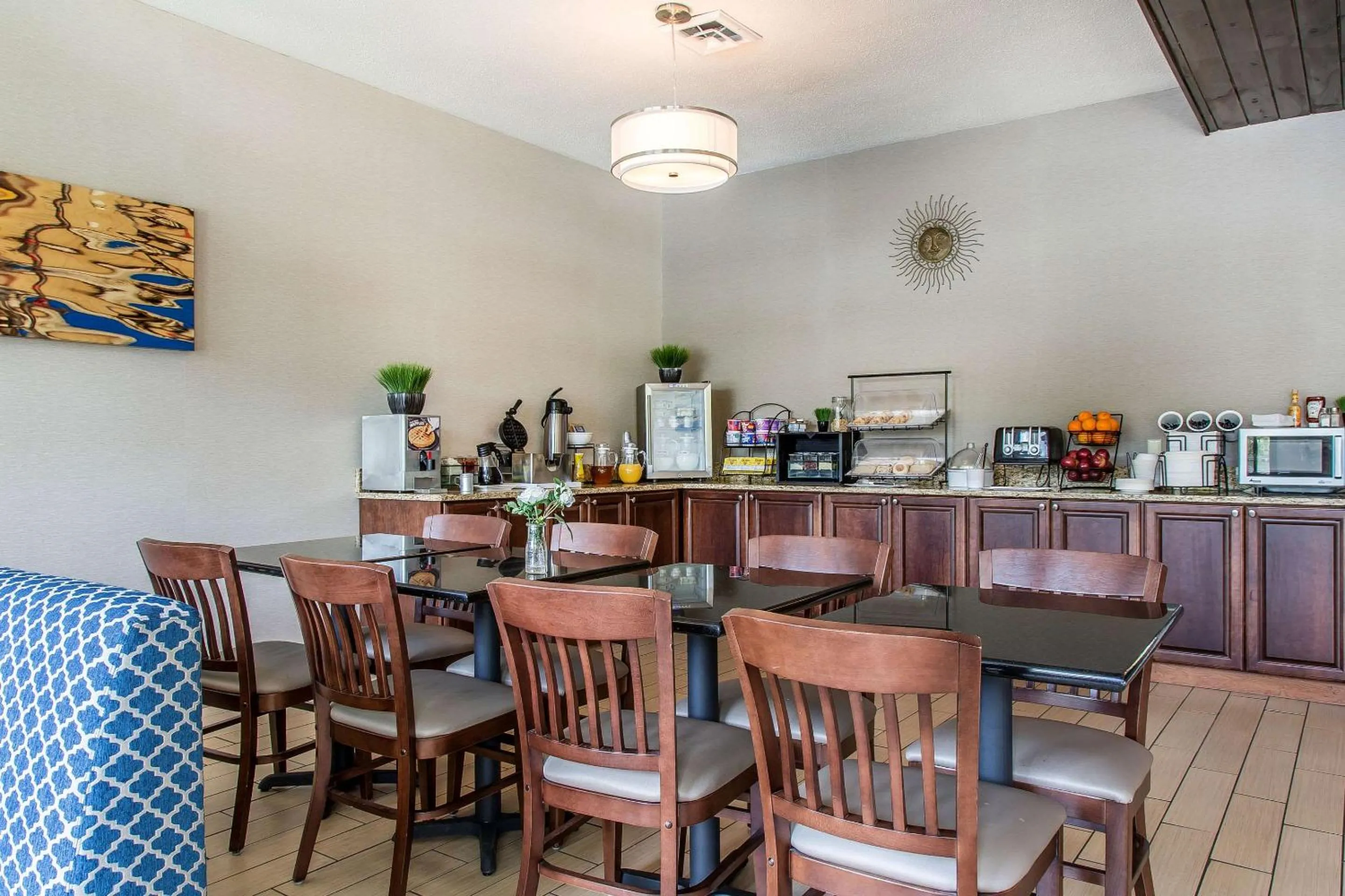 Breakfast in The Black Swan Lee - Lenox, an Ascend Collection Hotel