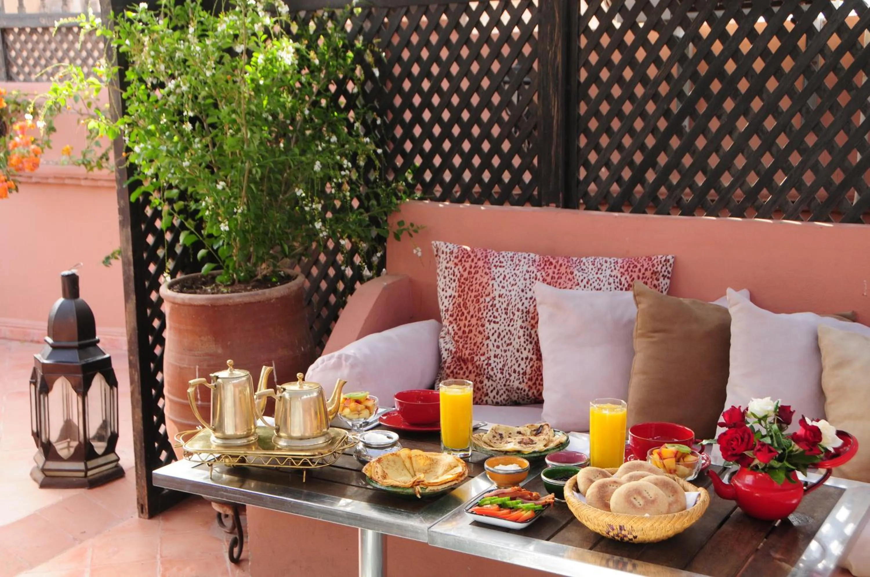 Restaurant/places to eat in Riad Saba