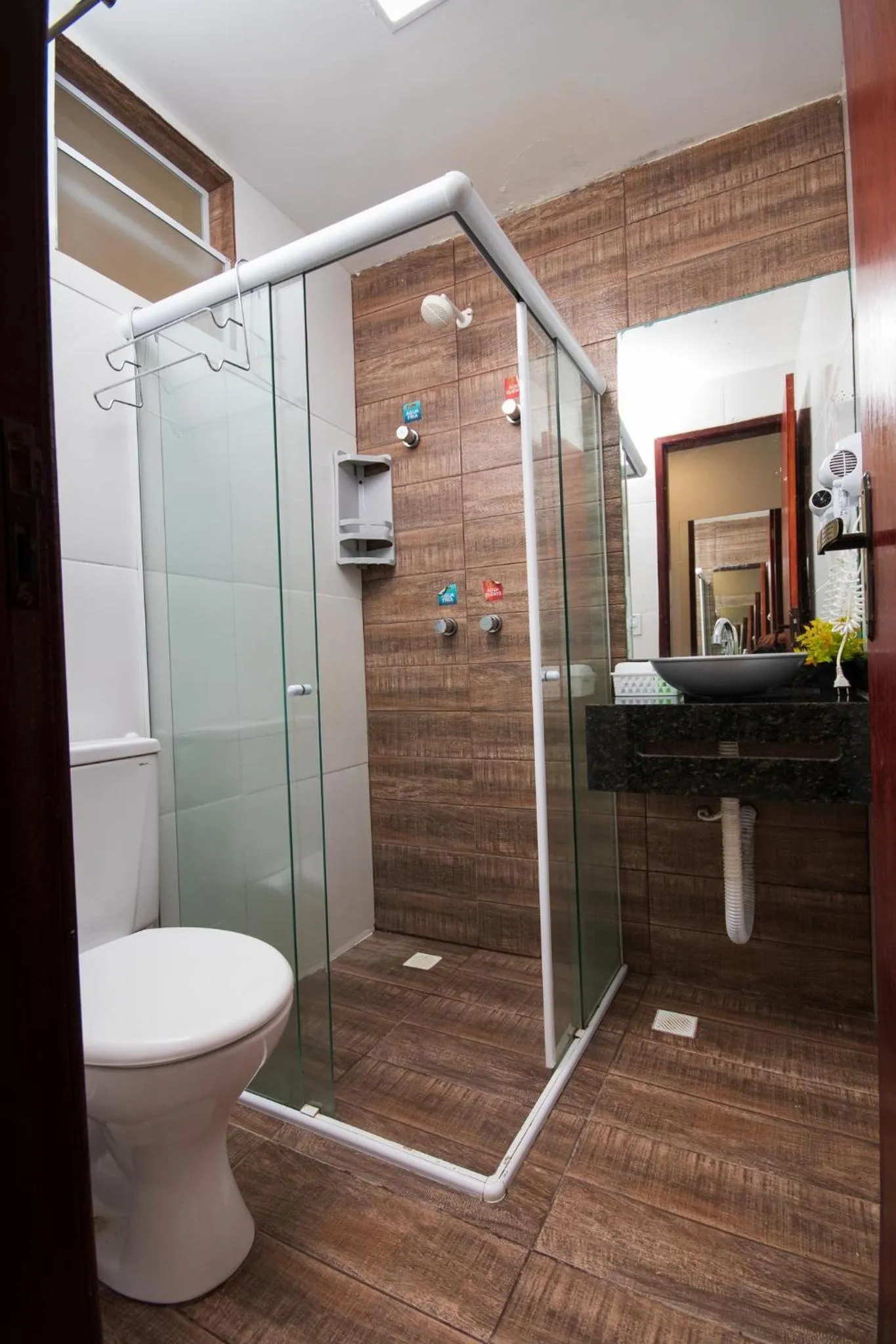 Shower in Pousada dos Cabanos