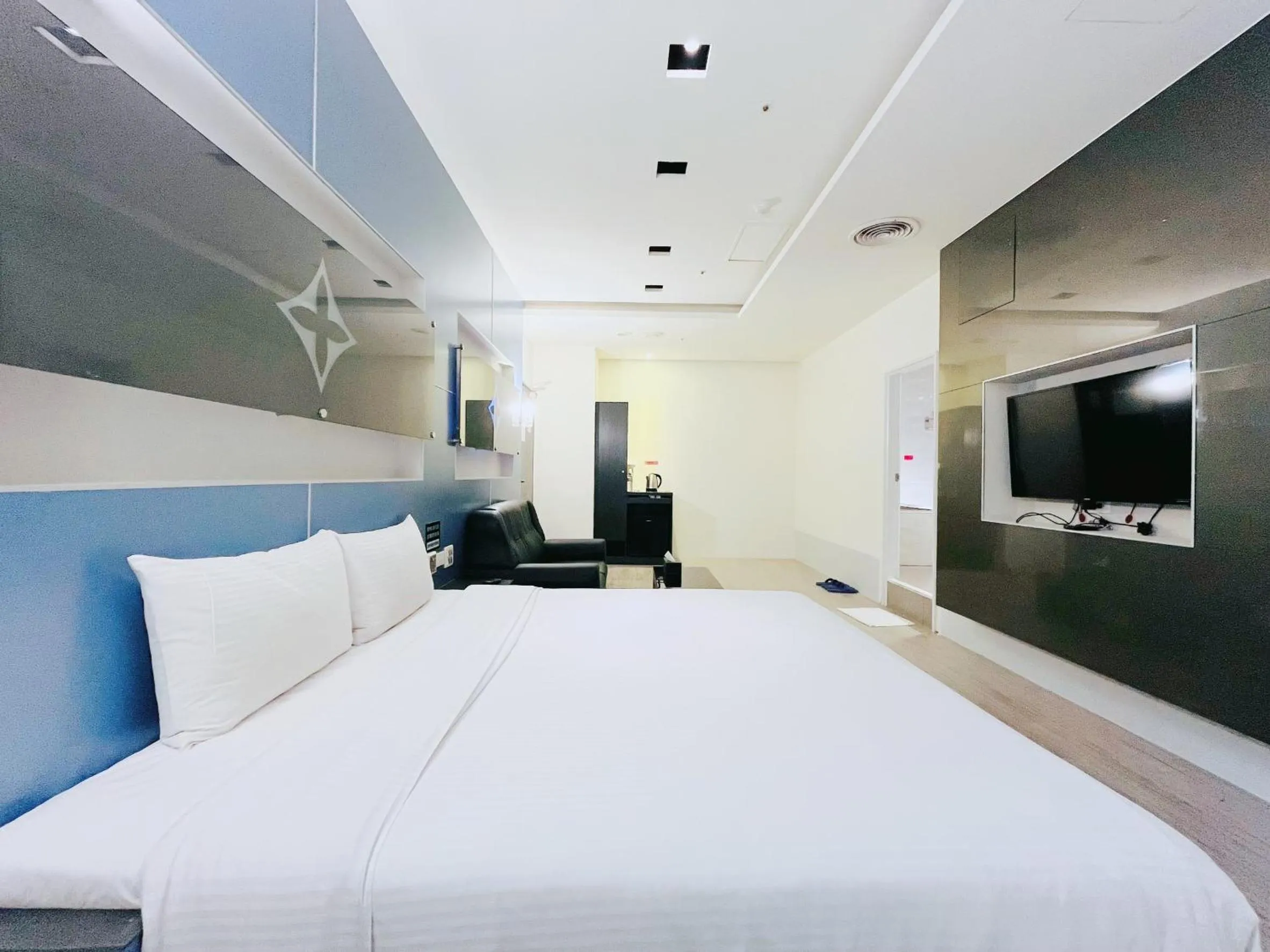 Bed in Walker Hotel - Sanchong