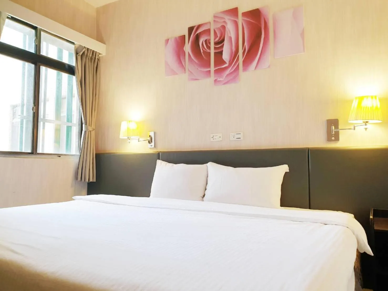 Bed in Walker Hotel - Sanchong