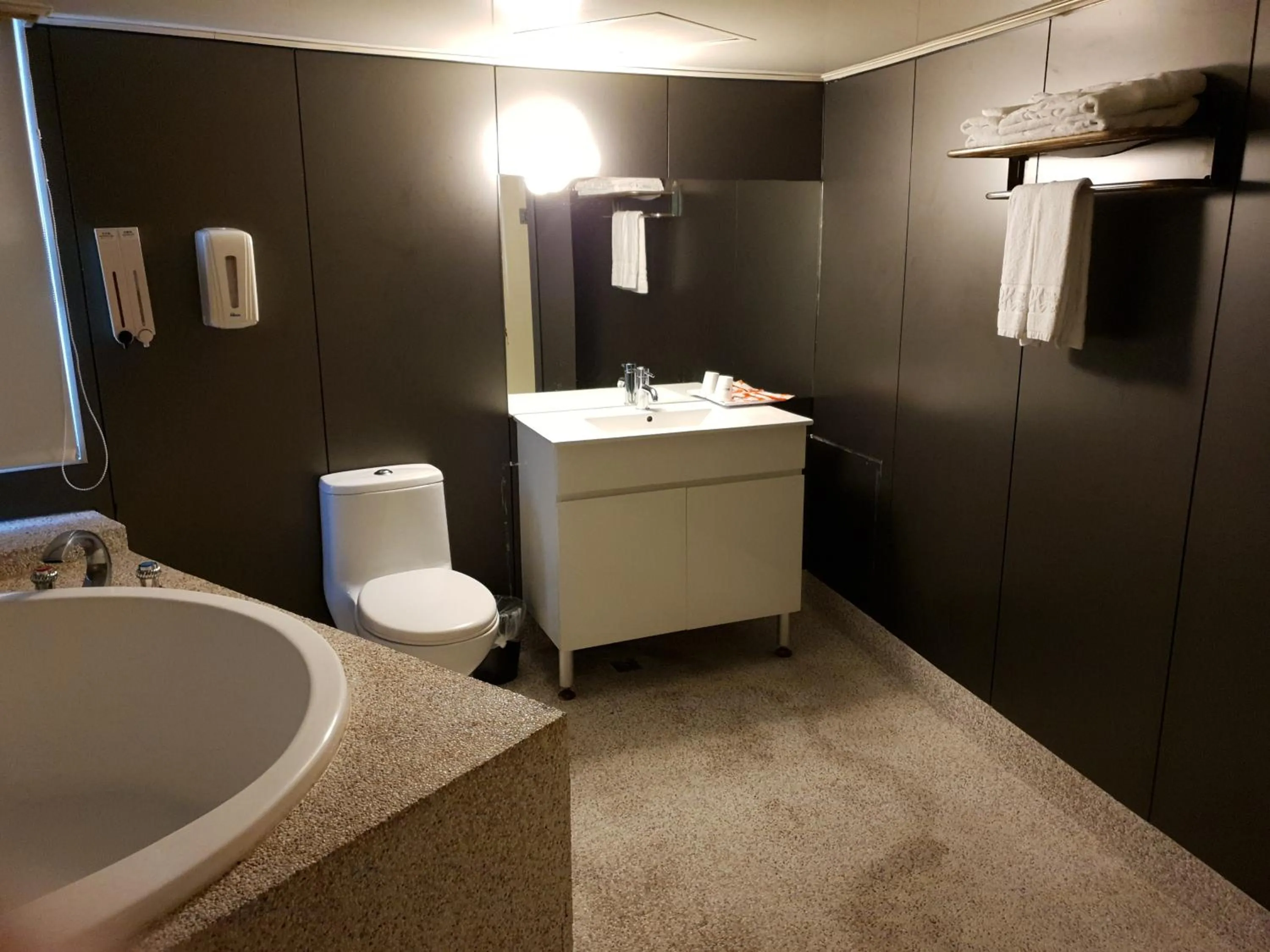 Bathroom in Walker Hotel - Sanchong