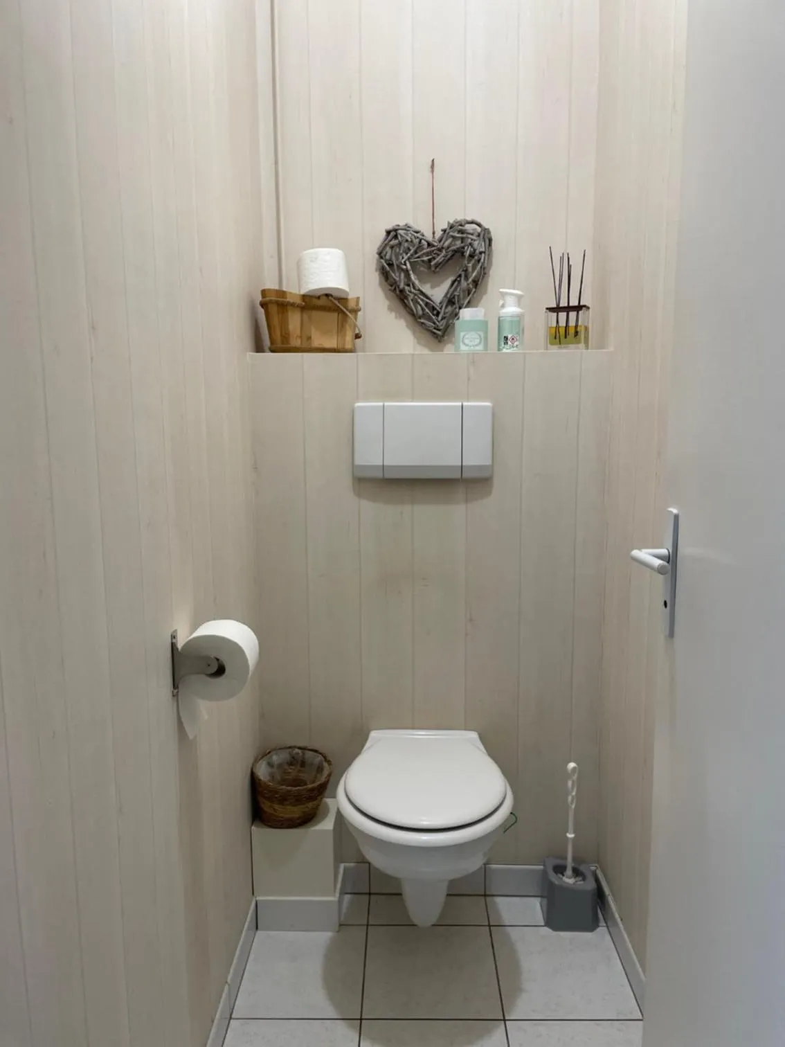 Toilet in Maunoury Citybreak