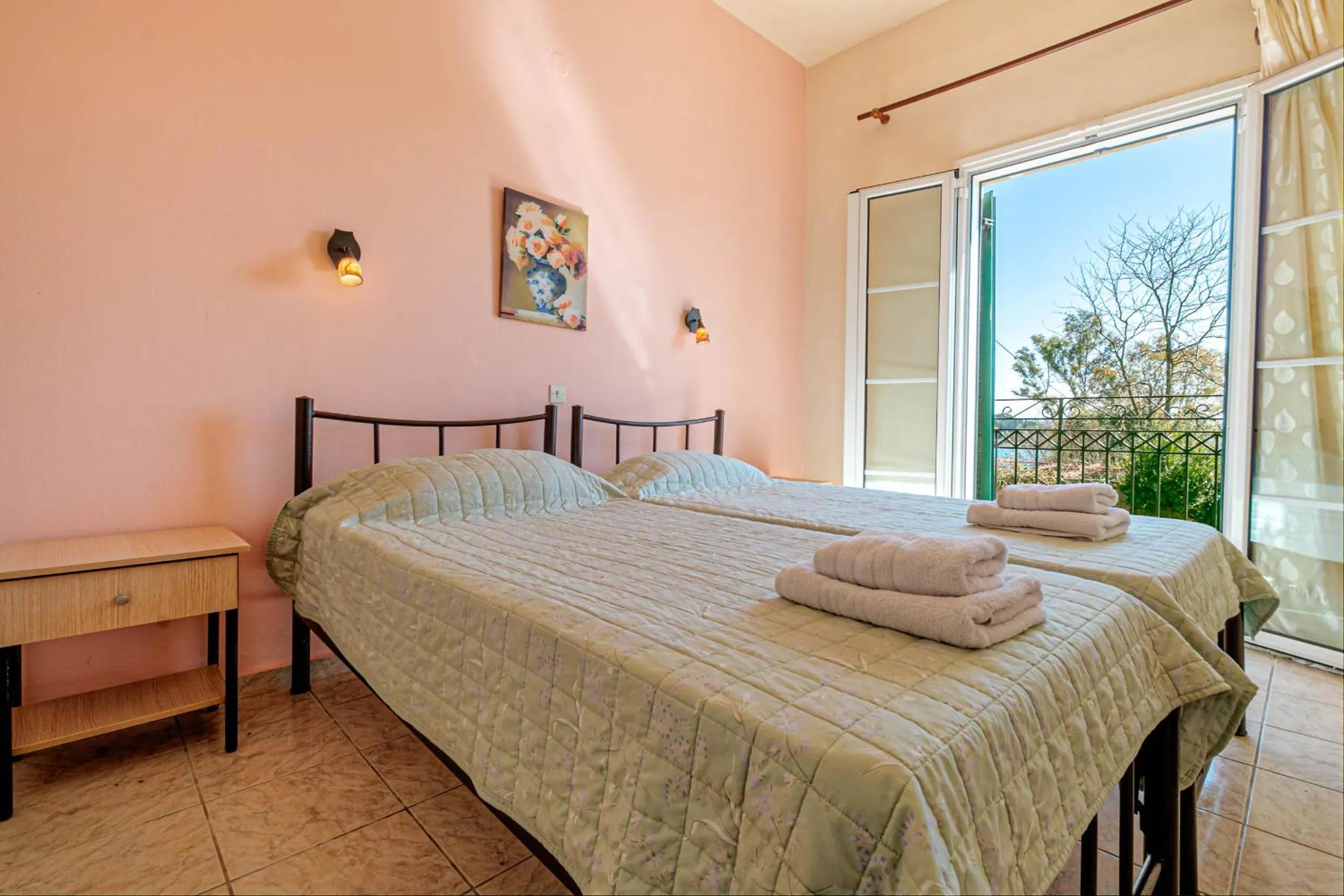 Bedroom, Bed in Ionian Arches