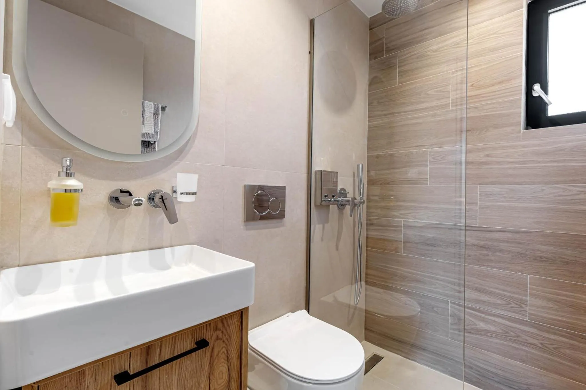 Shower in Ionian Arches