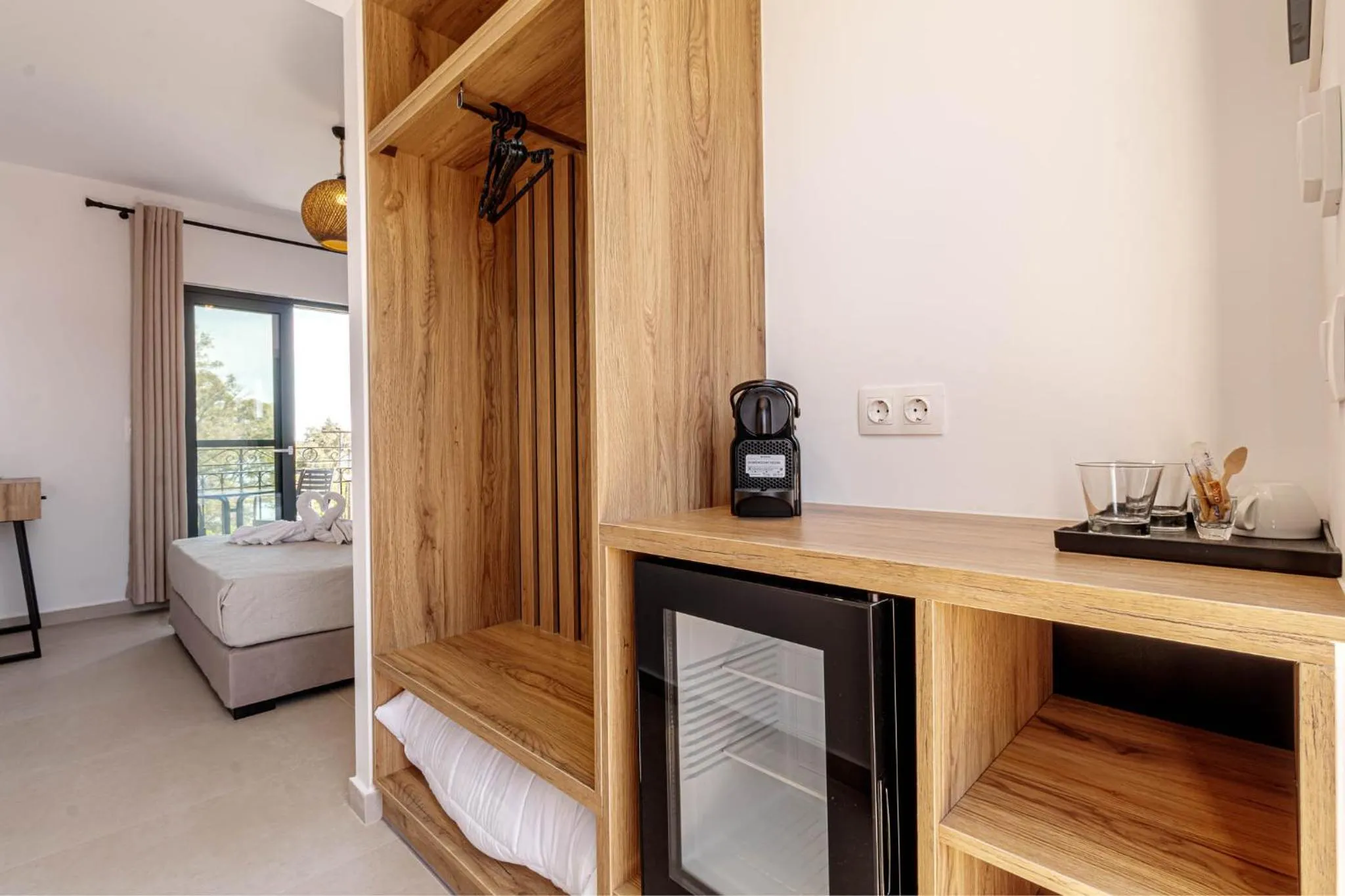 Bedroom, Bed in Ionian Arches