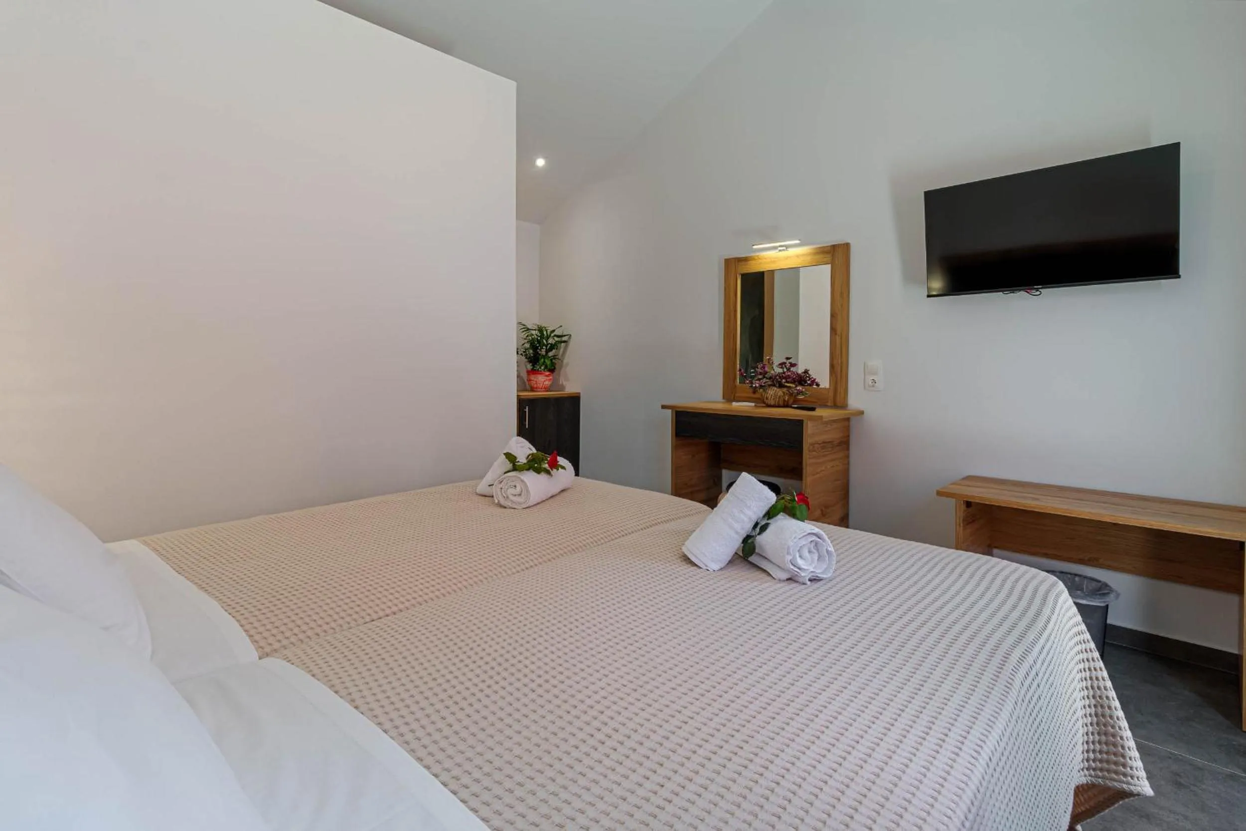 Bedroom, Bed in Ionian Arches