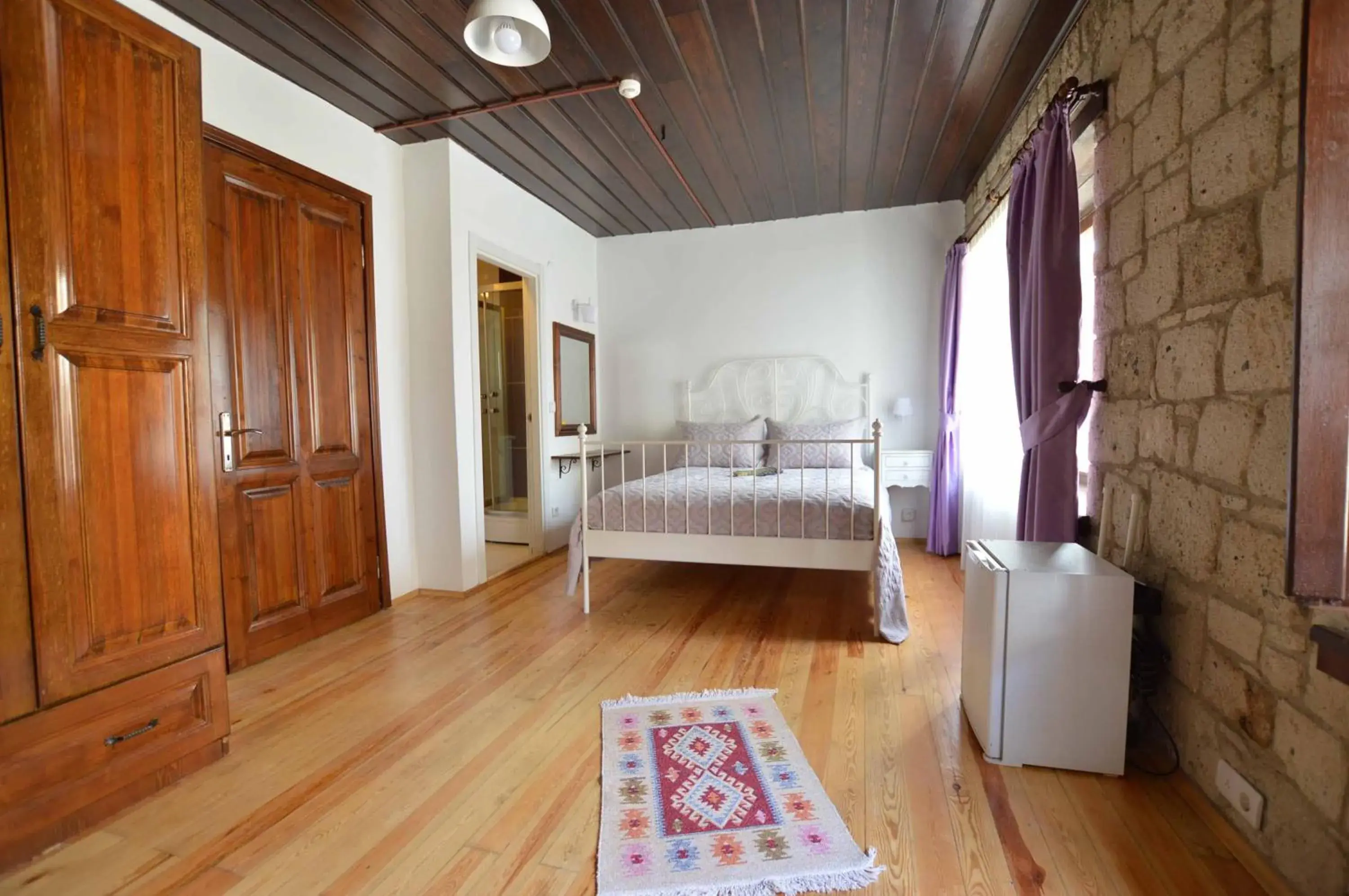 Standard Queen Room in Alayaz Hotel Standard Queen Room in Alayaz Hotel