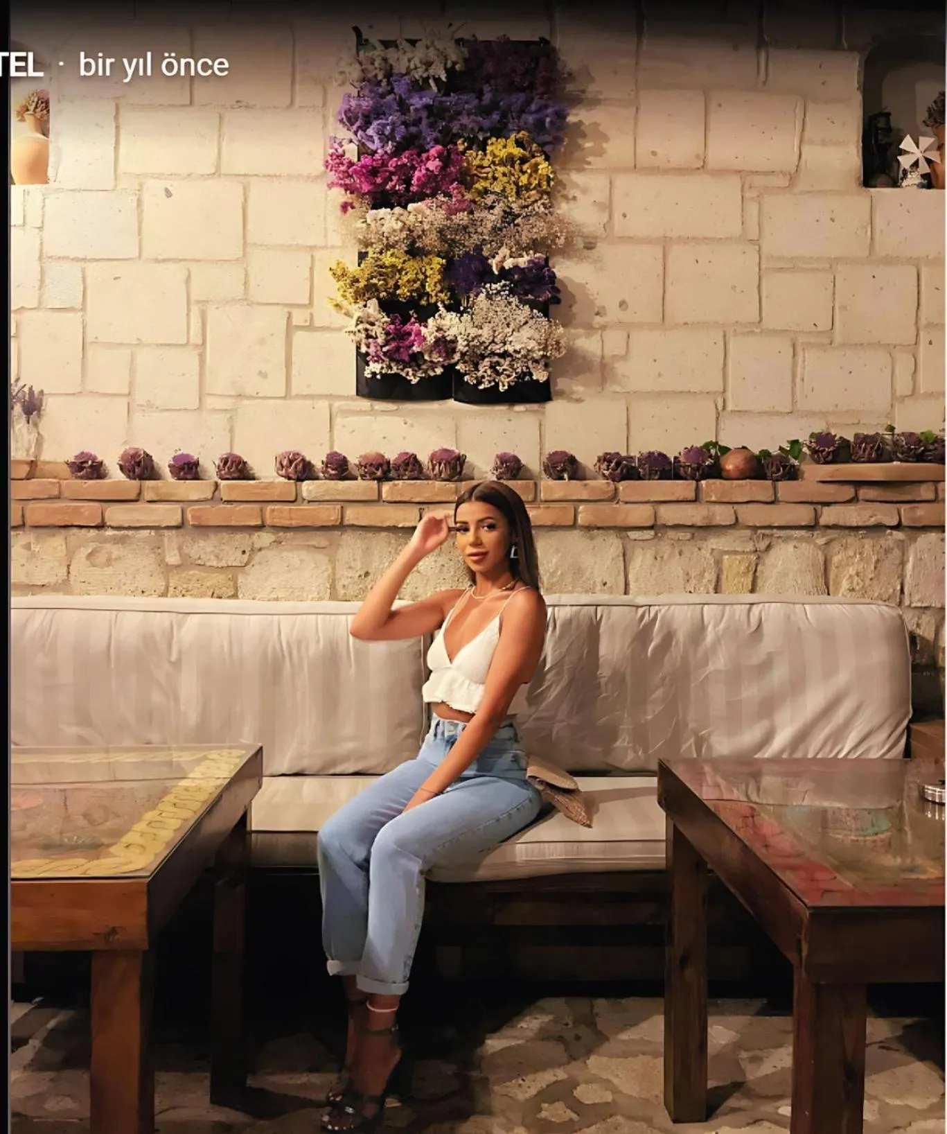 Patio in Alayaz Hotel