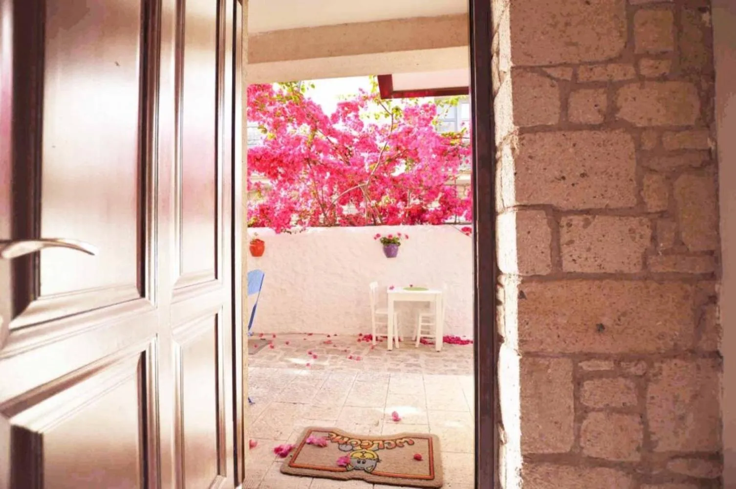 Property building in Alayaz Hotel