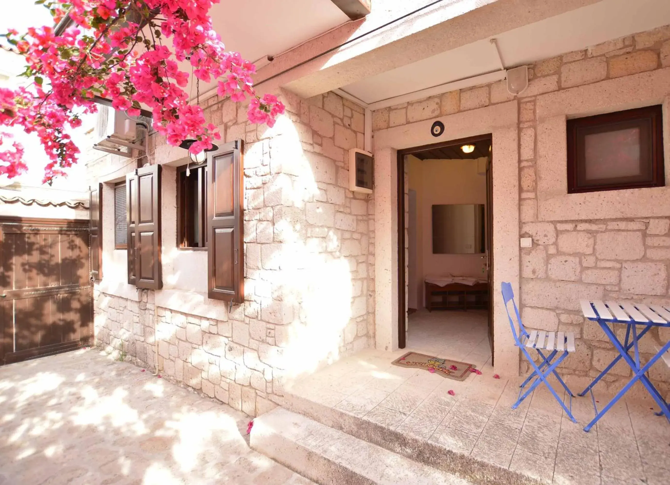 Double Room with Garden View in Alayaz Hotel Double Room with Garden View in Alayaz Hotel