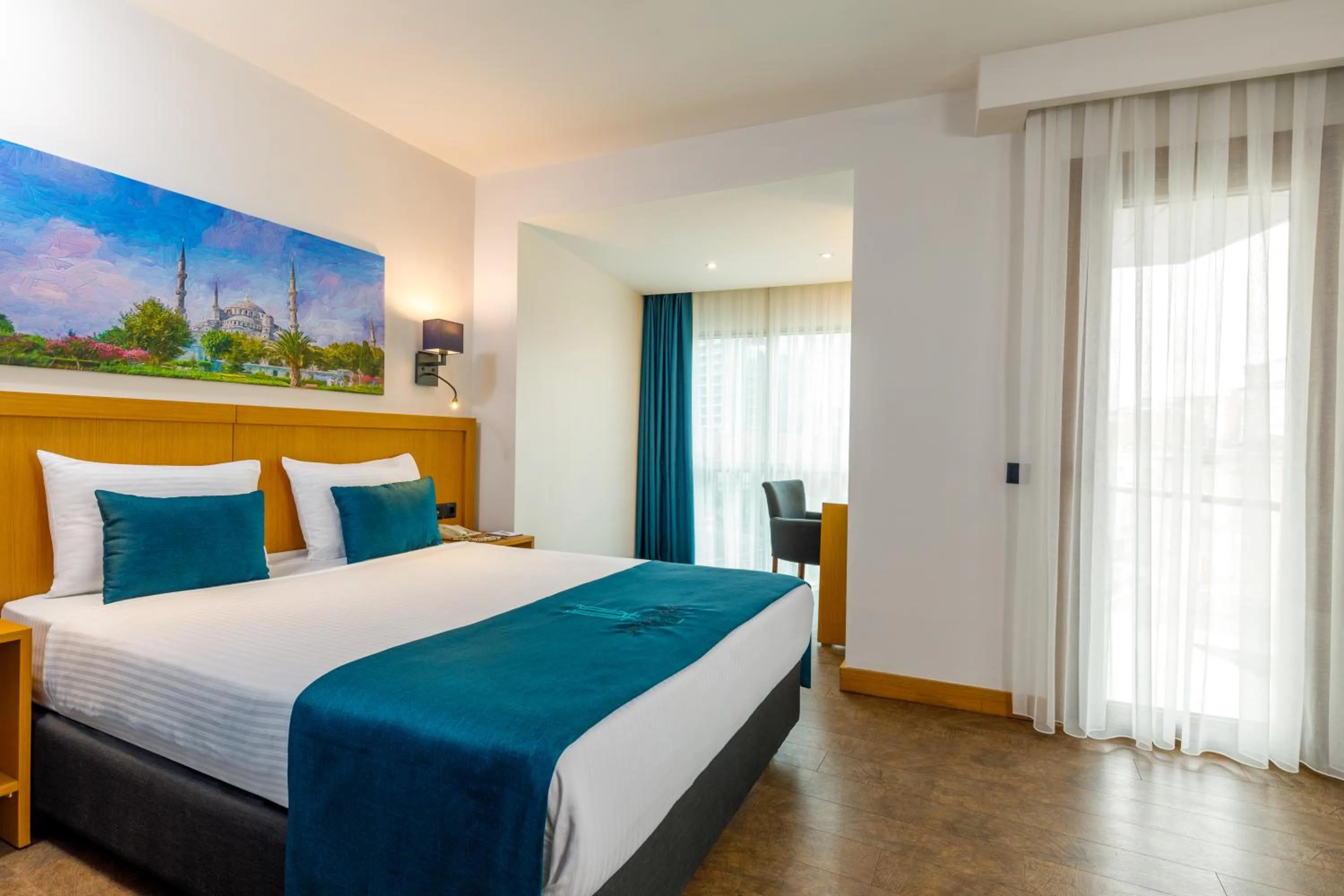 Photo of the whole room, Bed in Urban Hotel Bomonti