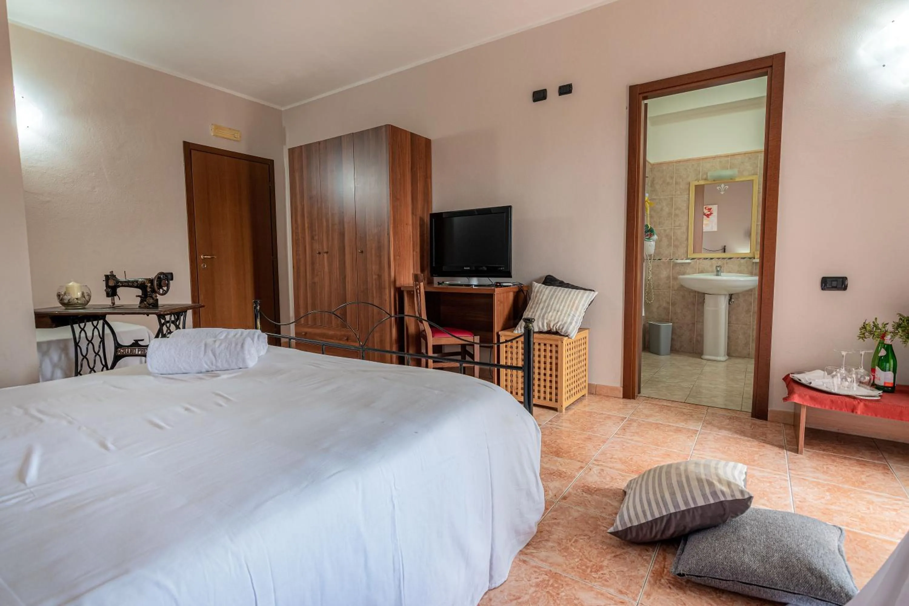 Bedroom in Hotel Ristorante L'Orizzonte