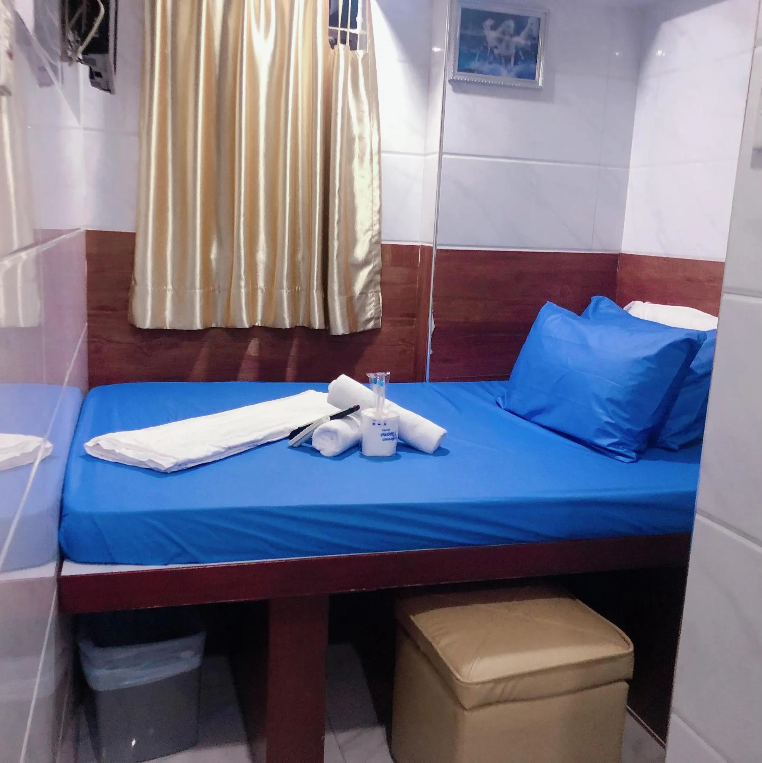 Bed in Kyoto Guest House (15/F)